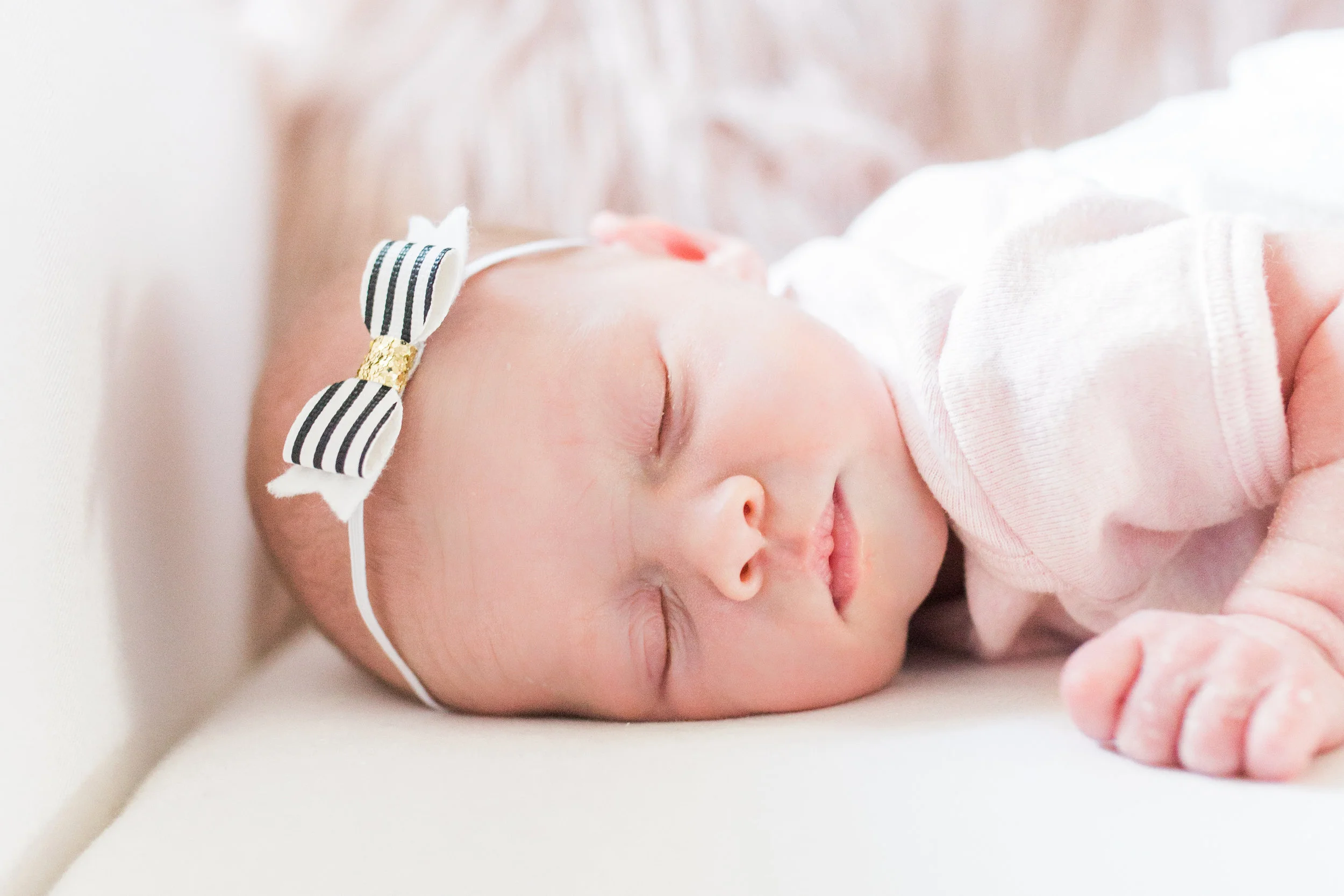 vanessa wyler waukesha newborn photography lifestyle floral nursery wallpaper