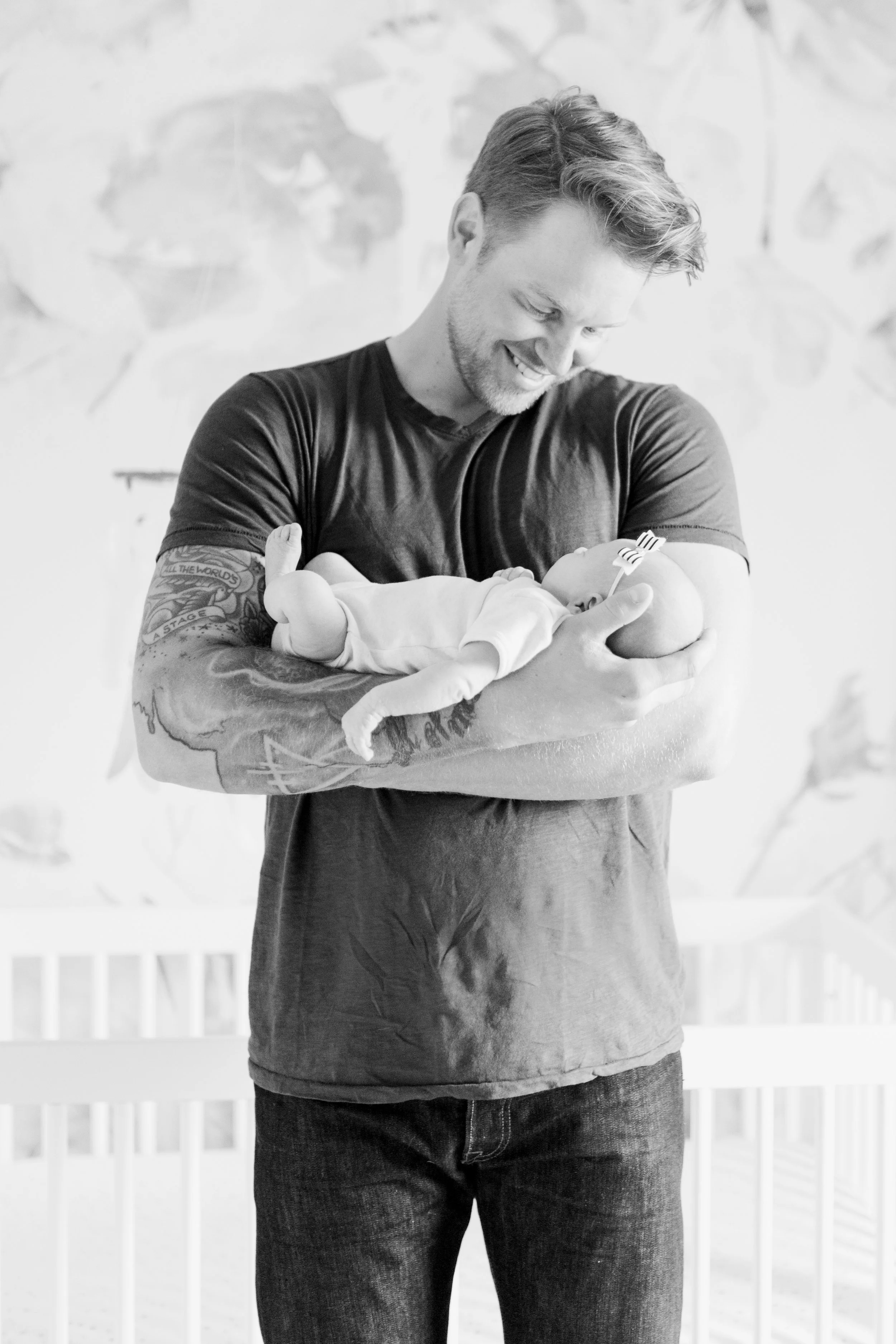 vanessa wyler waukesha newborn photography lifestyle floral nursery wallpaper