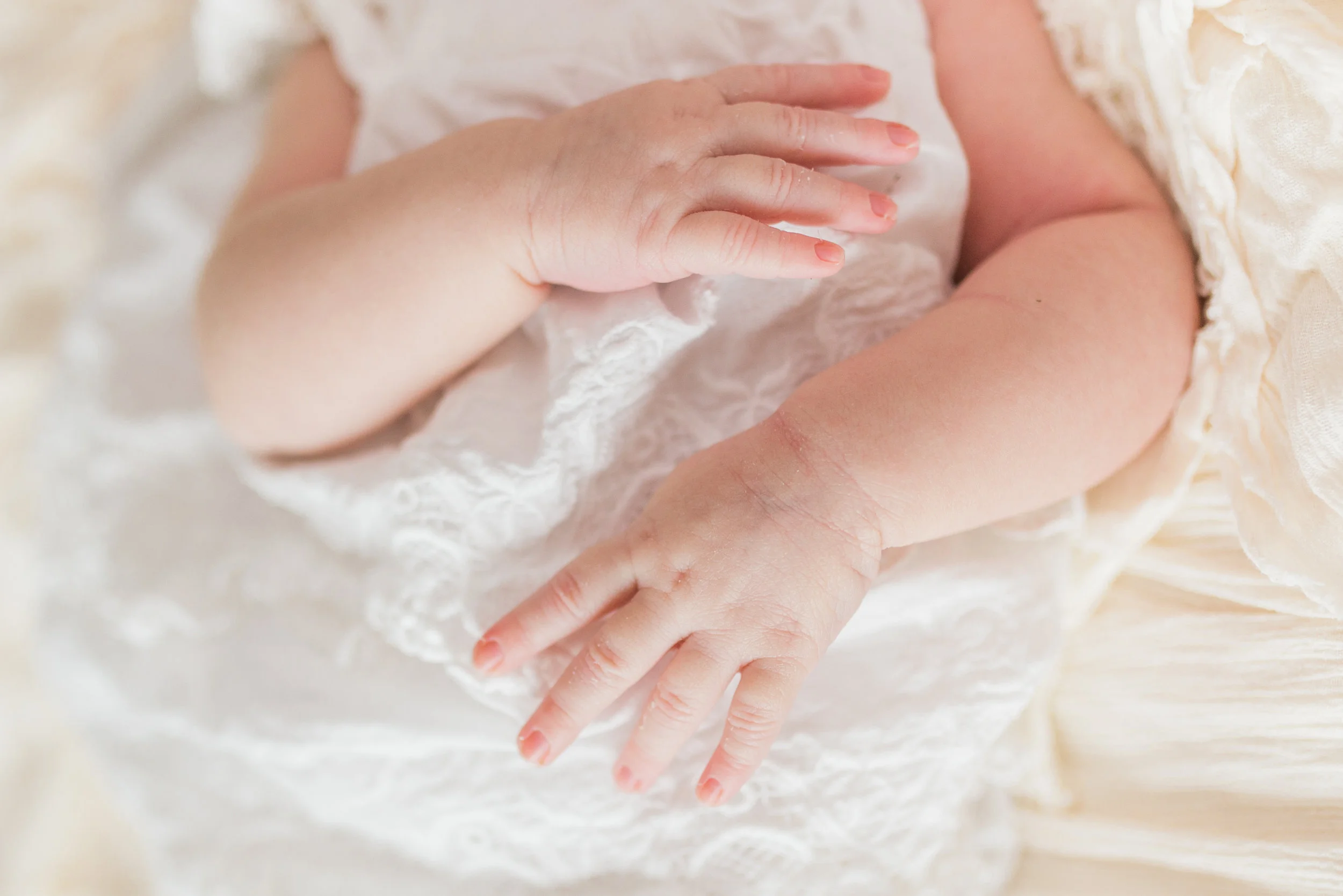 vanessa wyler newborn lifestyle in-home photography hartland pewaukee wi