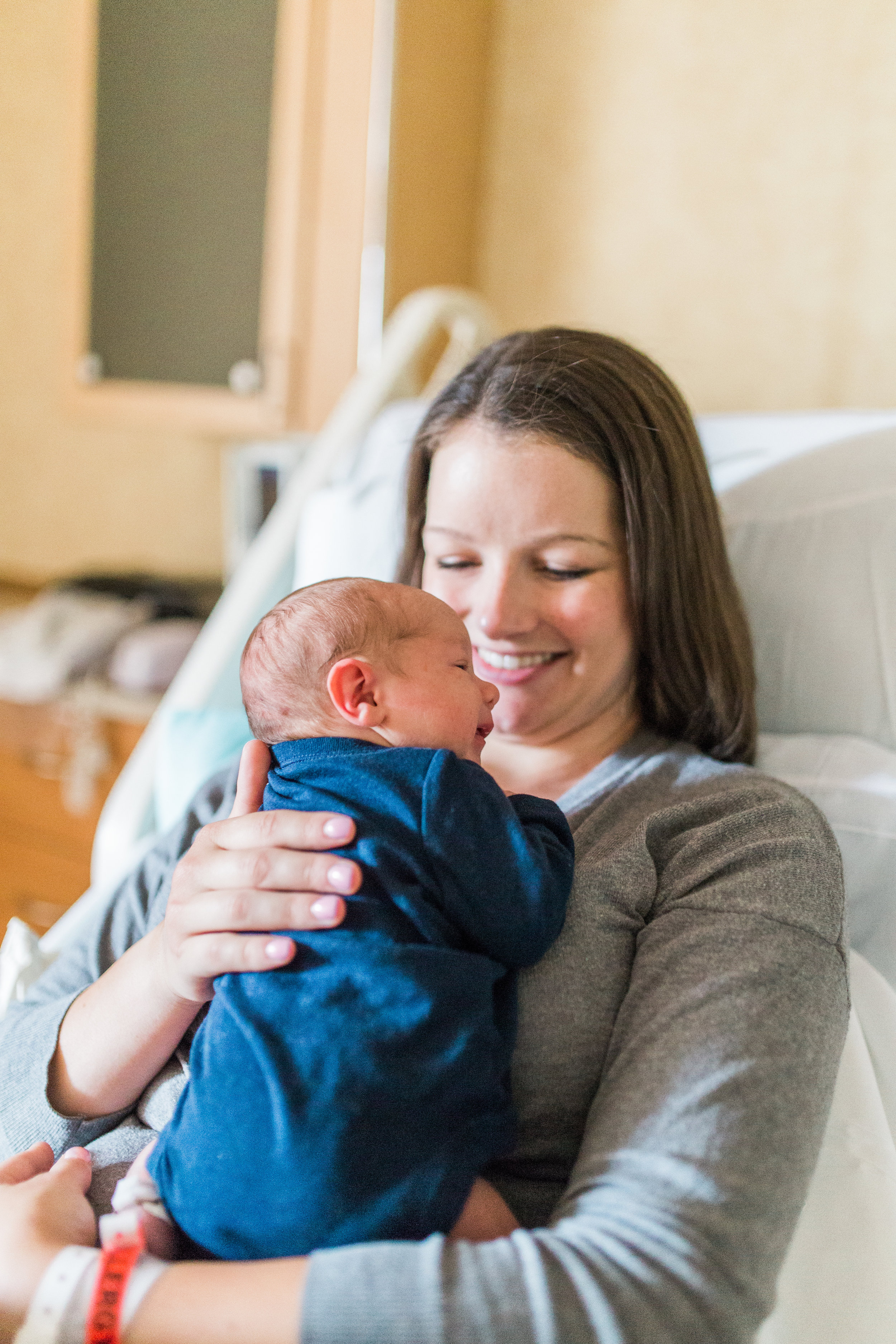 vanessa wyler photography fresh 48 hospital newborn photography brookfield waukesha wisconsin