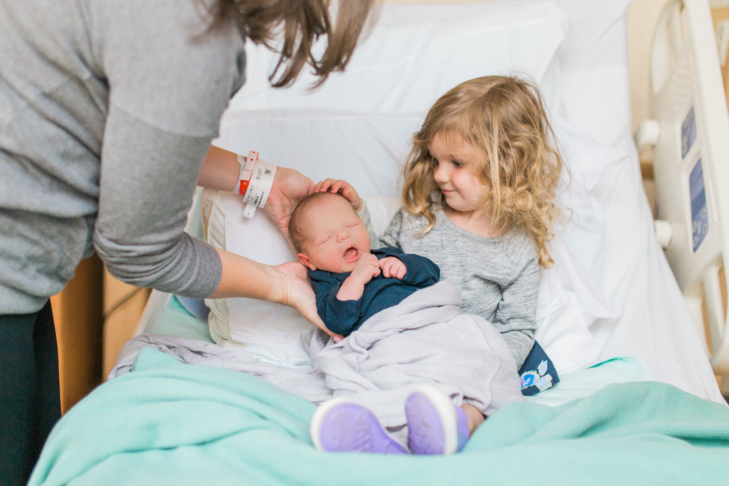 vanessa wyler photography fresh 48 hospital newborn photography brookfield waukesha wisconsin