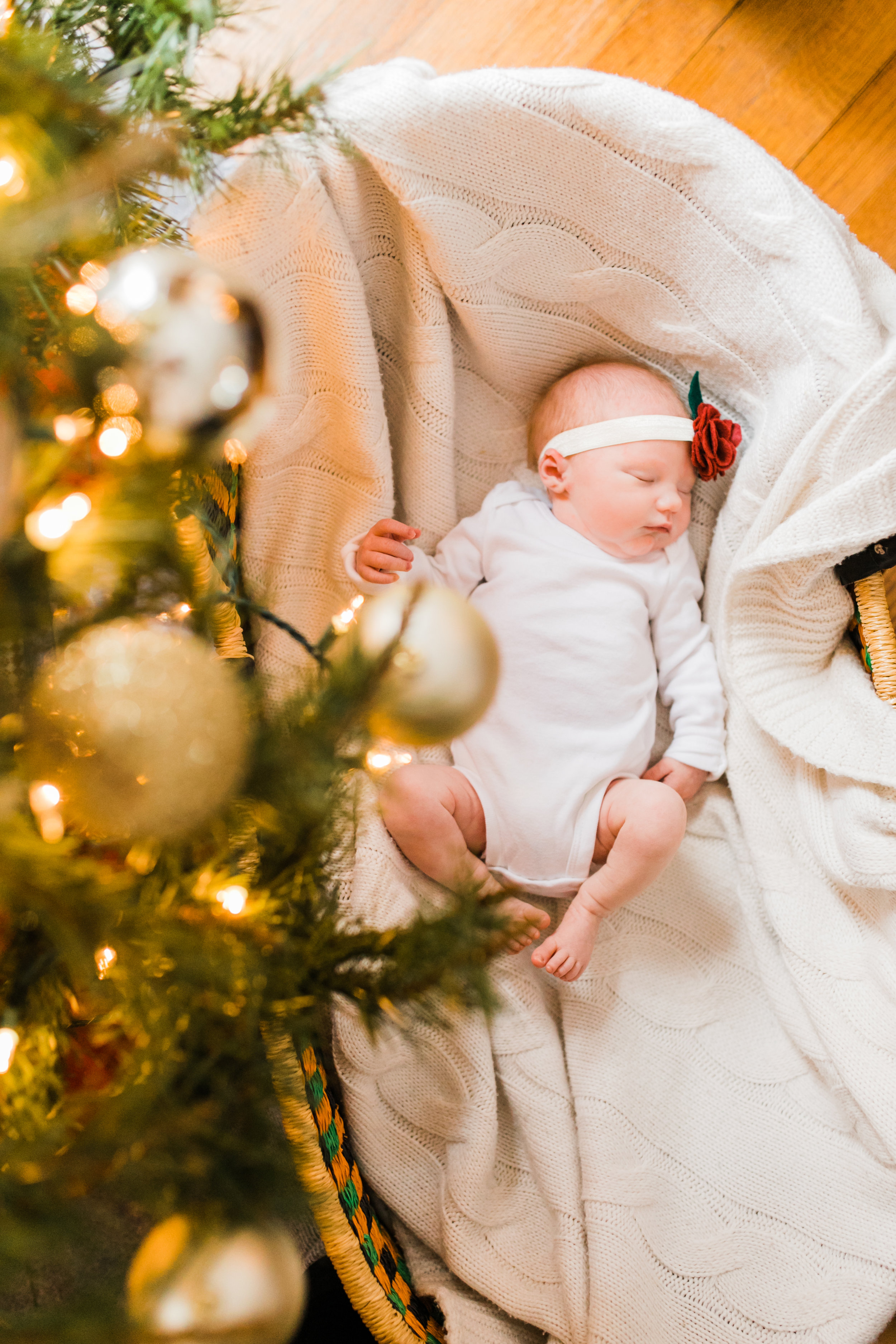 tosa newborn photography lifestyle vanessa wyler light airy film style christmas baby