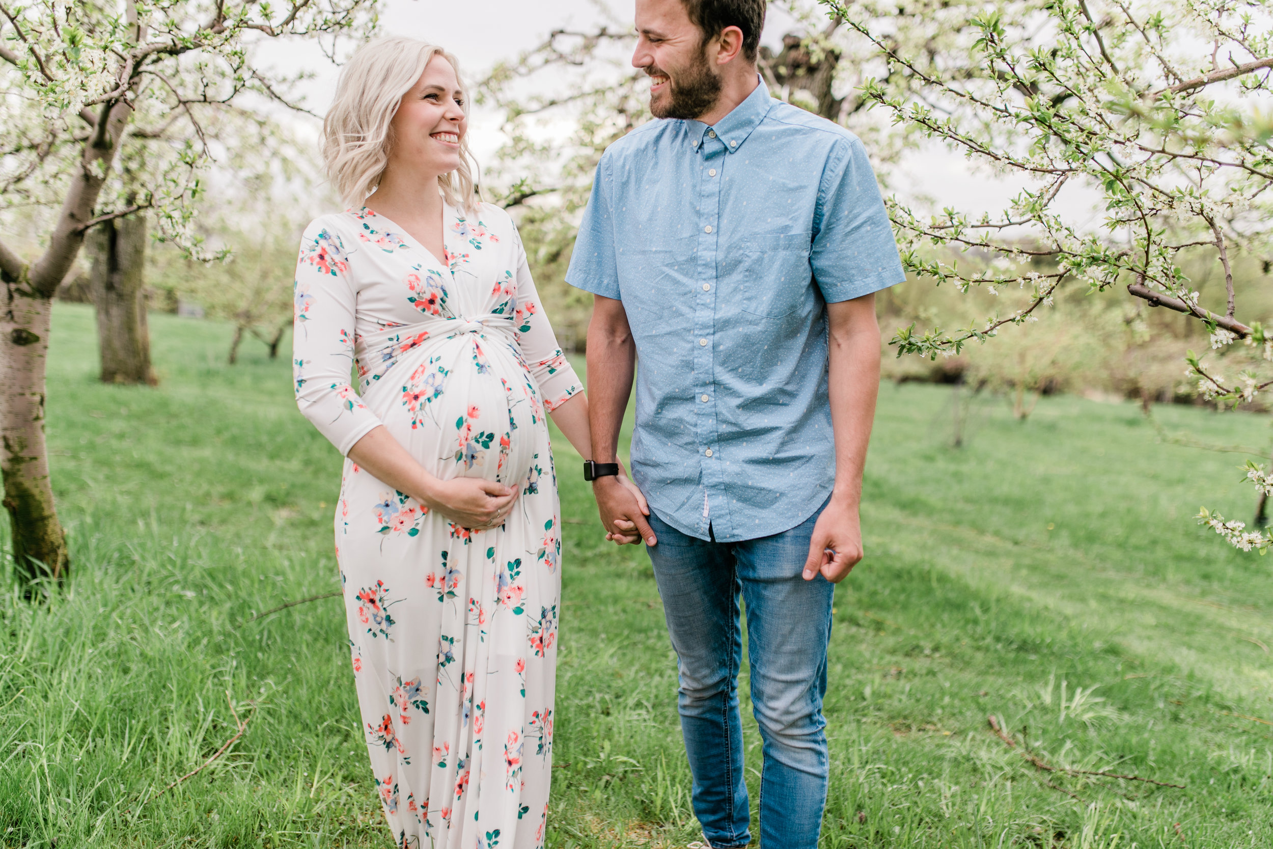 apple orchard photography maternity vanessa wyler pewaukee photographer