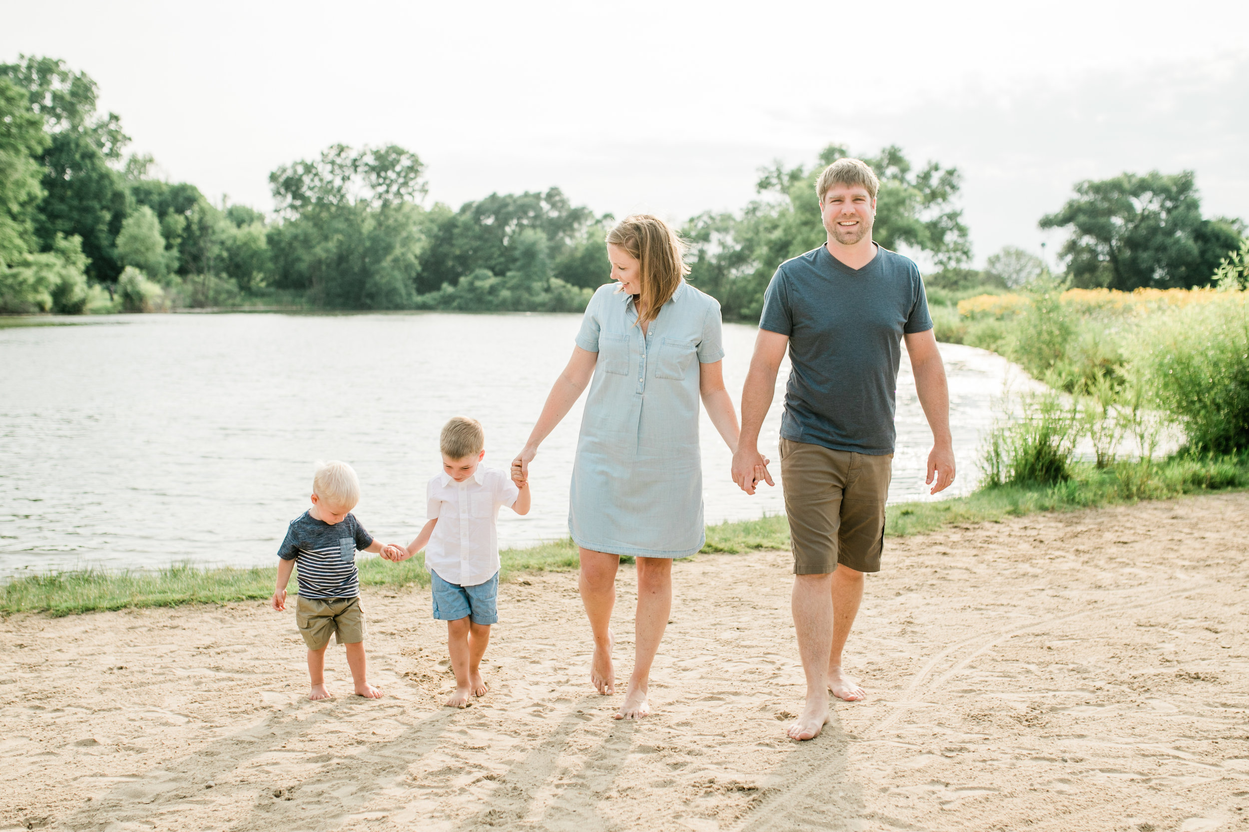 vanessa wyler beach family photography in waukesha pewaukee