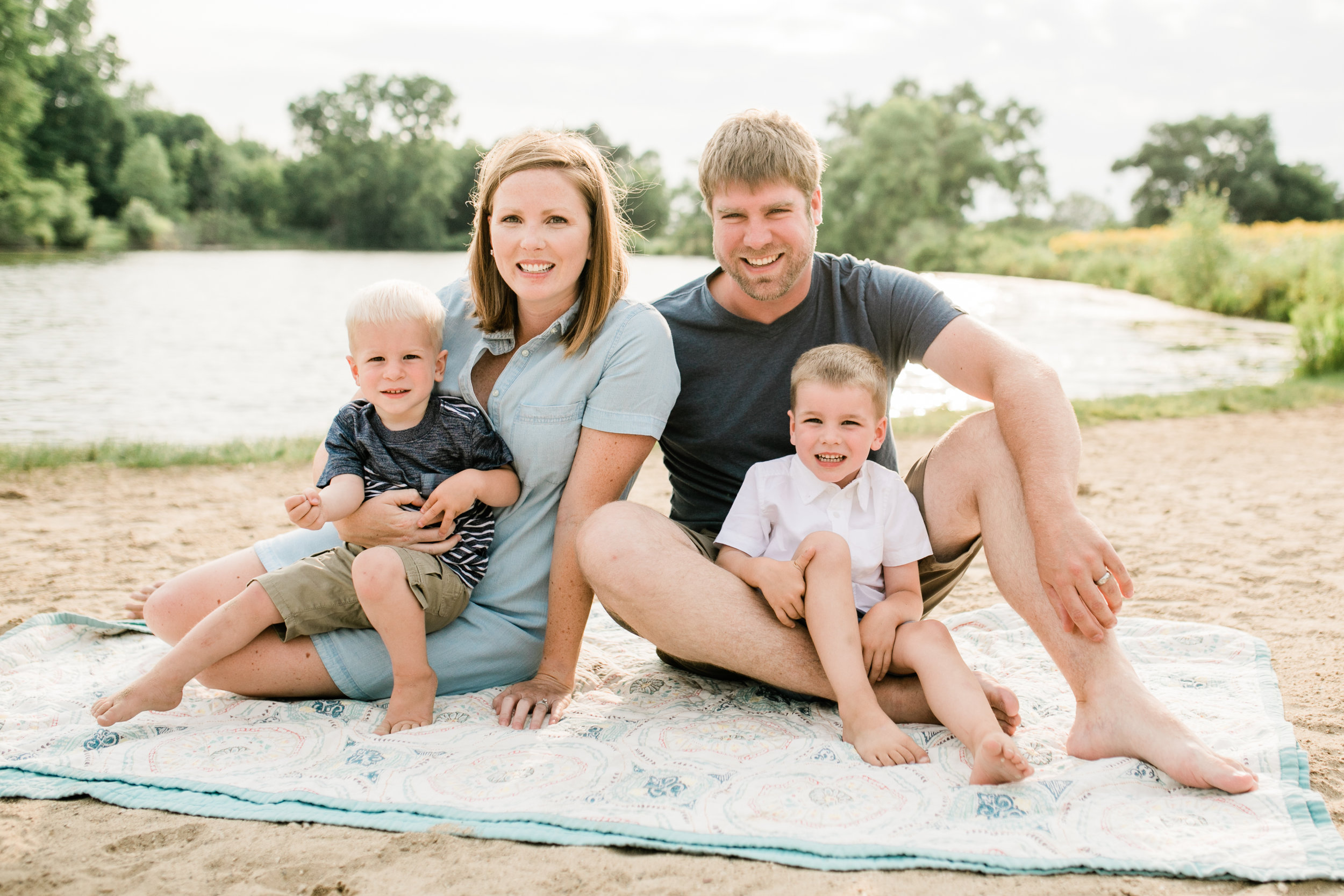 vanessa wyler beach family photography in waukesha pewaukee
