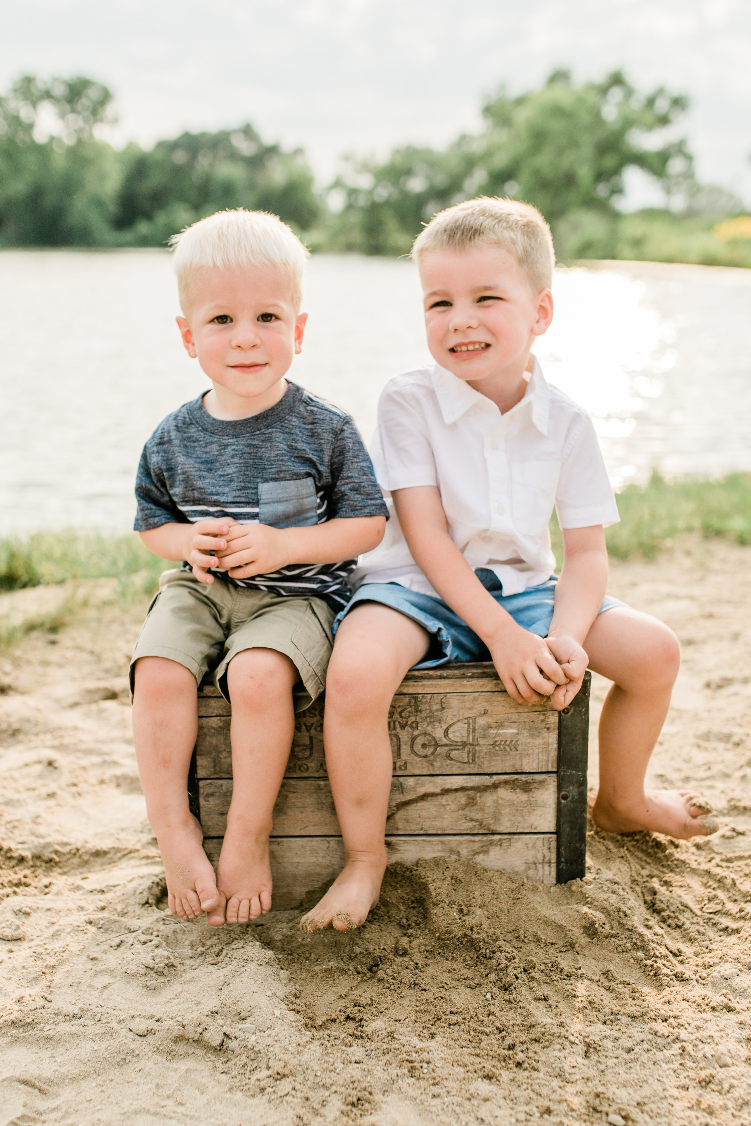 vanessa wyler beach family photography in waukesha pewaukee
