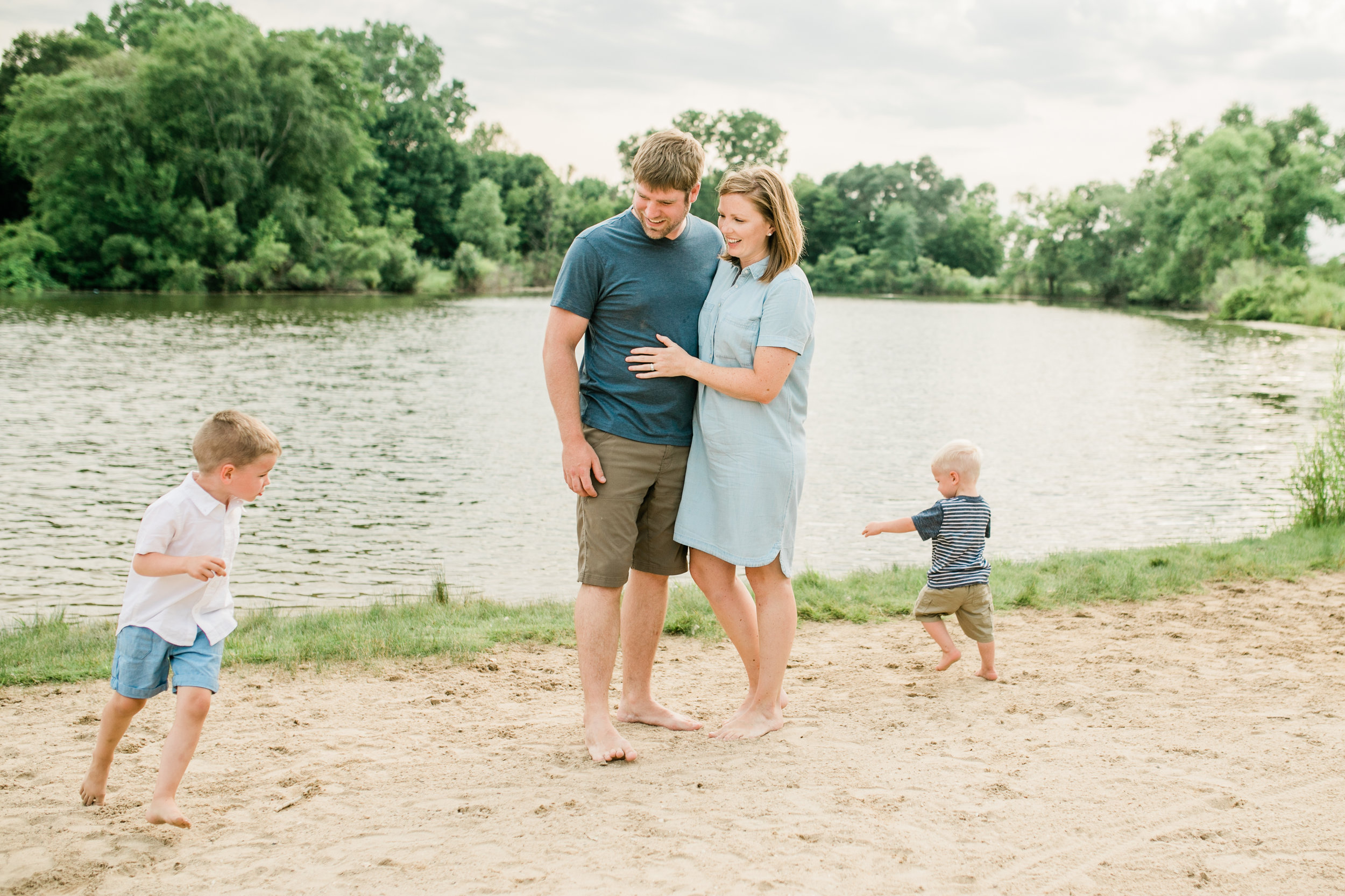 vanessa wyler beach family photography in waukesha pewaukee