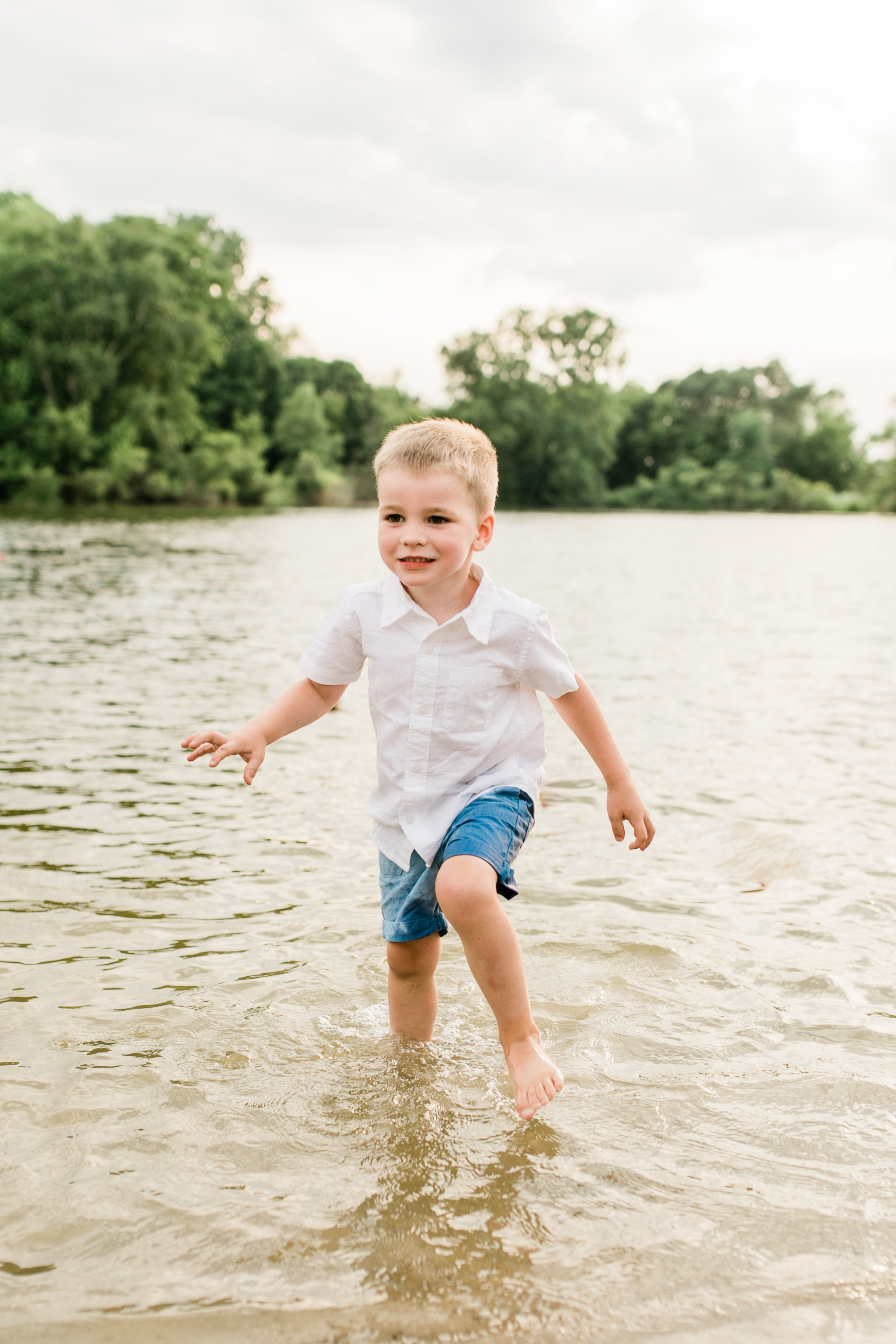 vanessa wyler beach family photography in waukesha pewaukee
