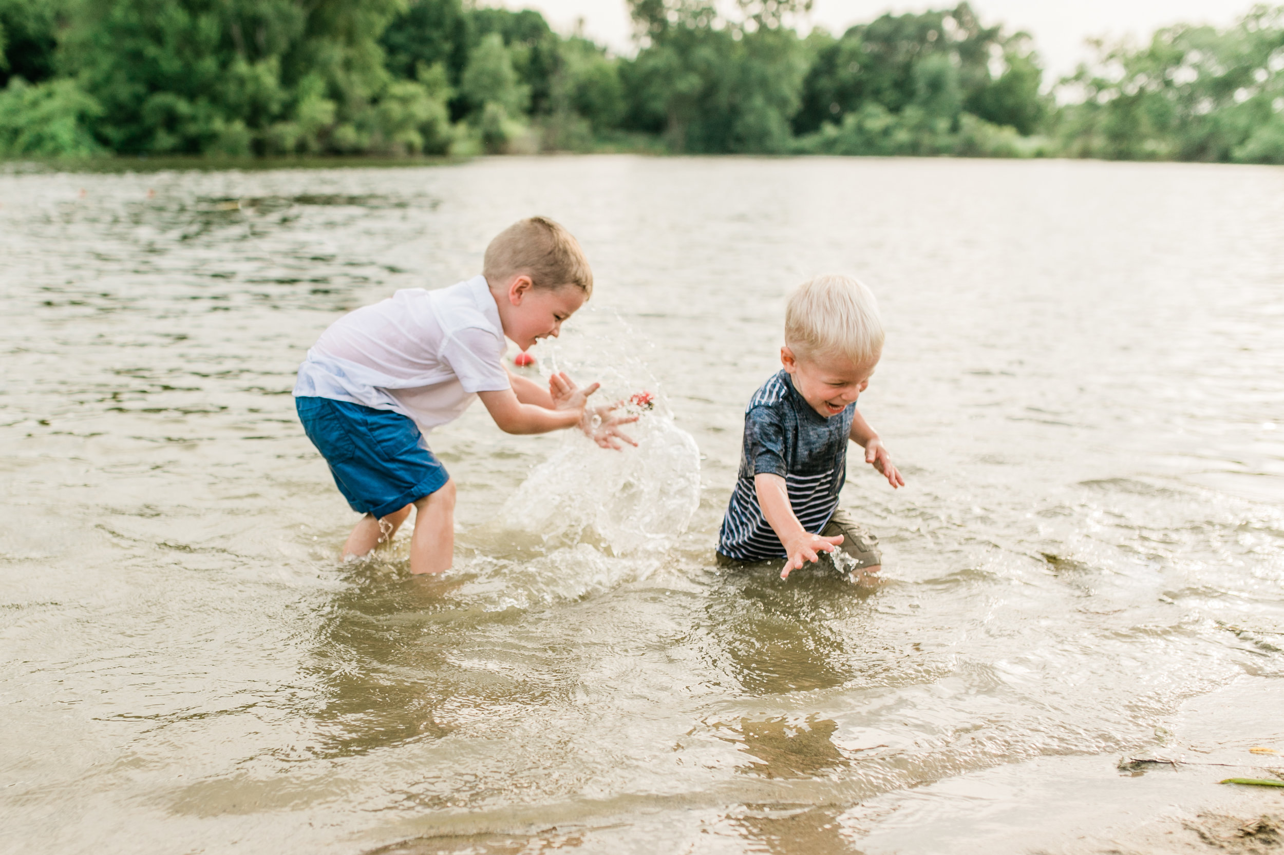 vanessa wyler beach family photography in waukesha pewaukee