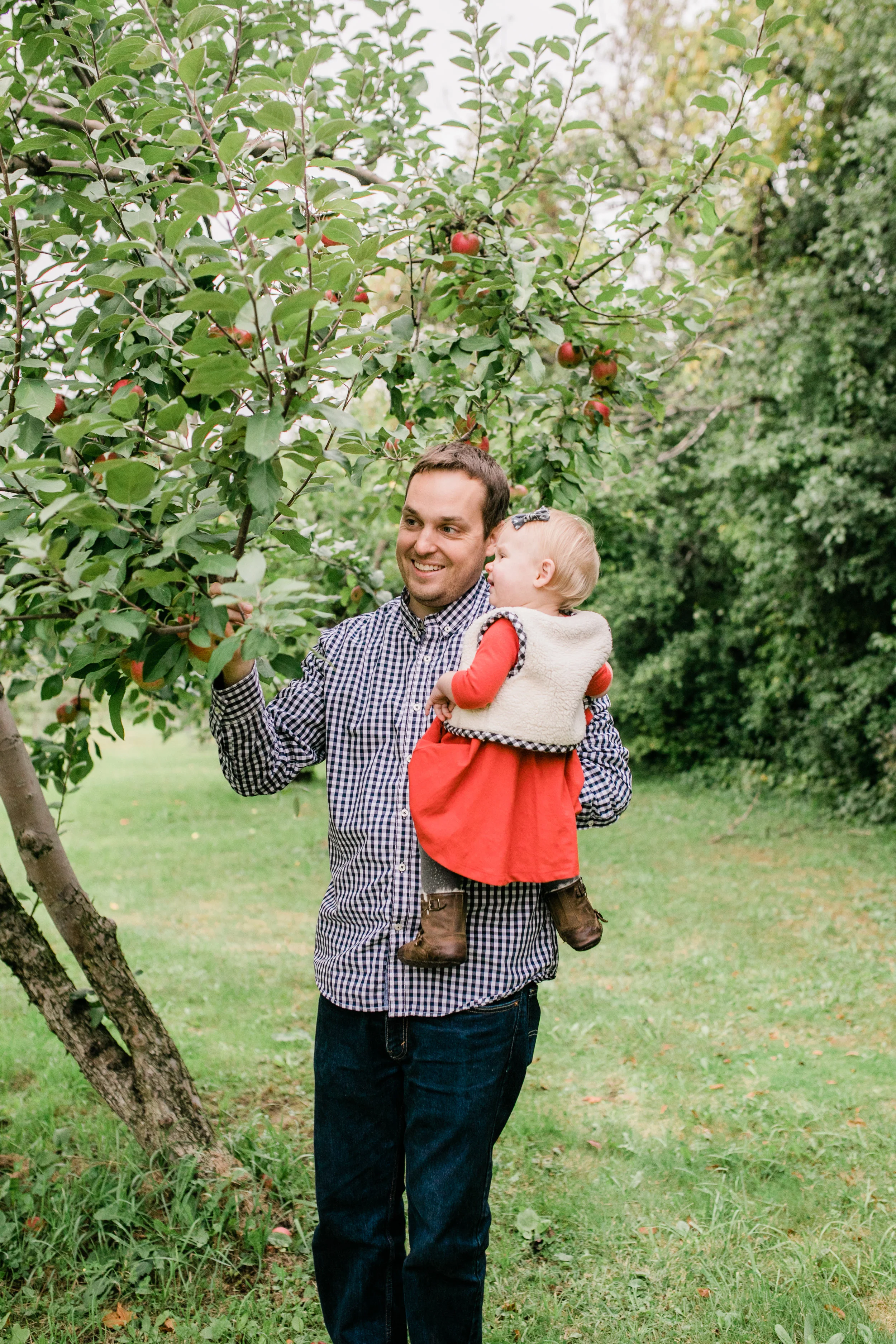apple orchard photography waukesha vanessa wyler