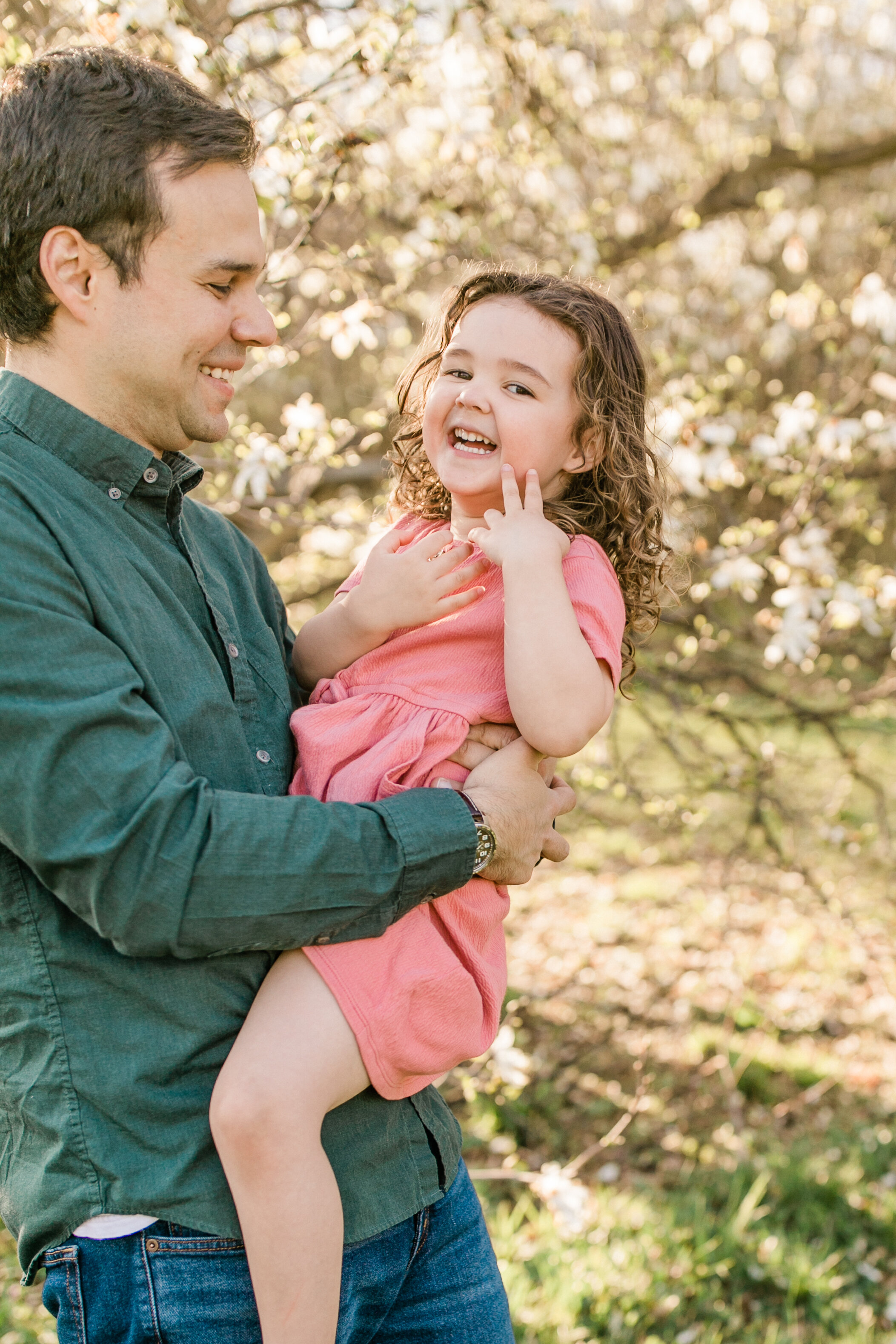 vanessa wyler photography magnolia spring blooms maternity mini session