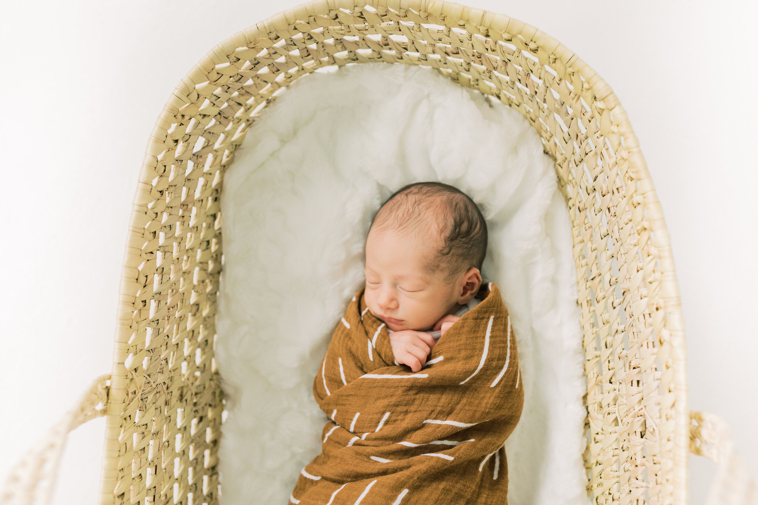 sisters photo in the studio, neutral outfits - vanessa wyler pewaukee photographer