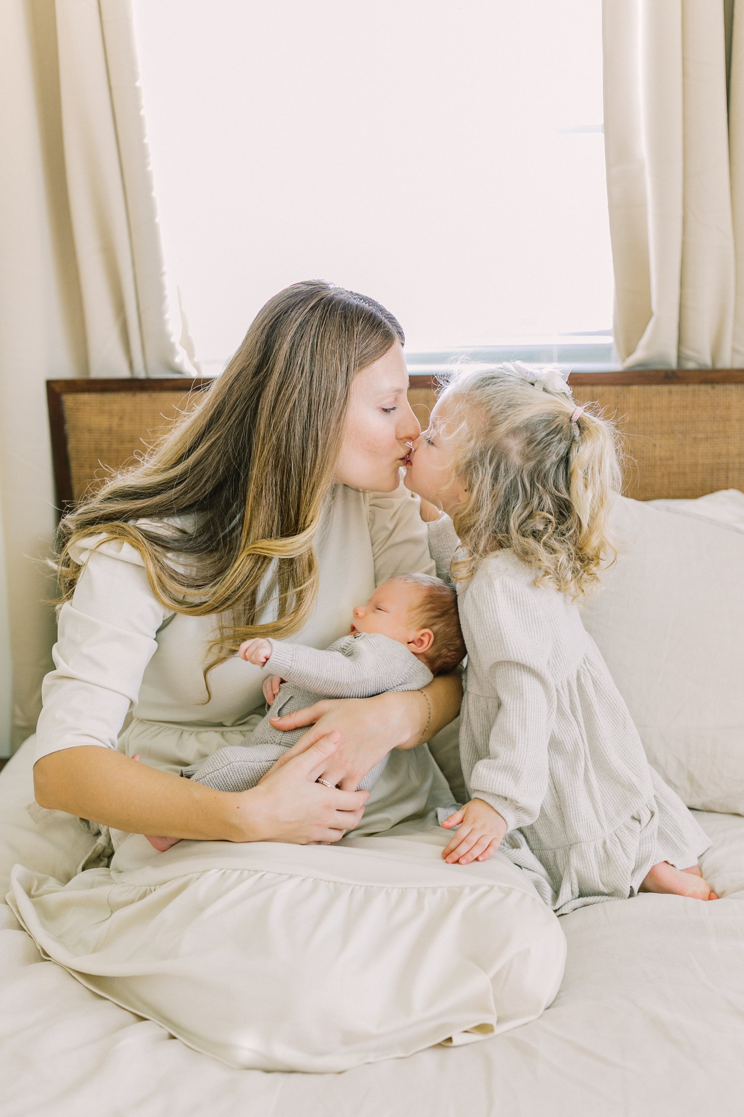 Vanessa wyler Pewaukee brookfield newborn photographer