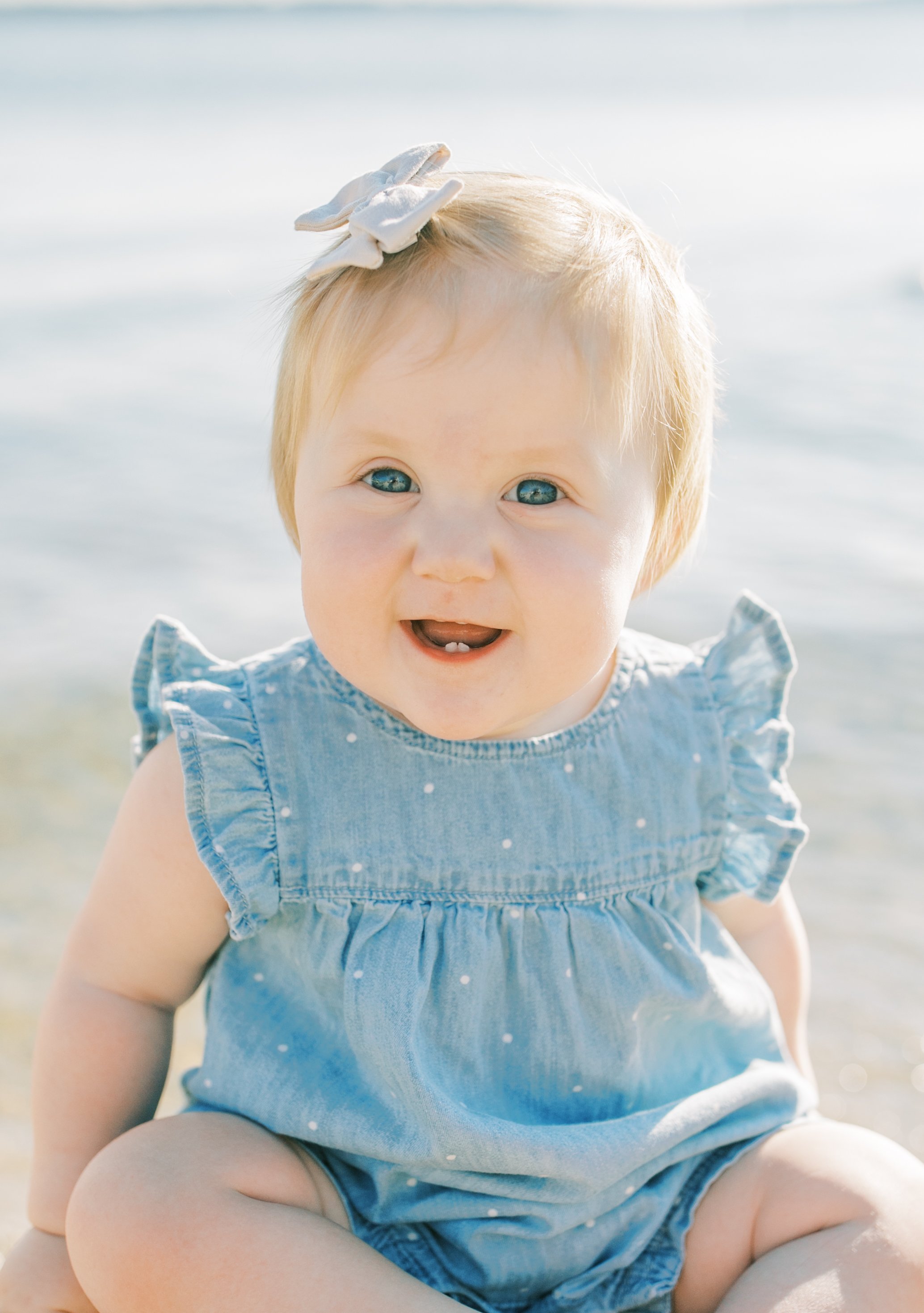 Vanessa Wyler Pewaukee Beach Family Photography