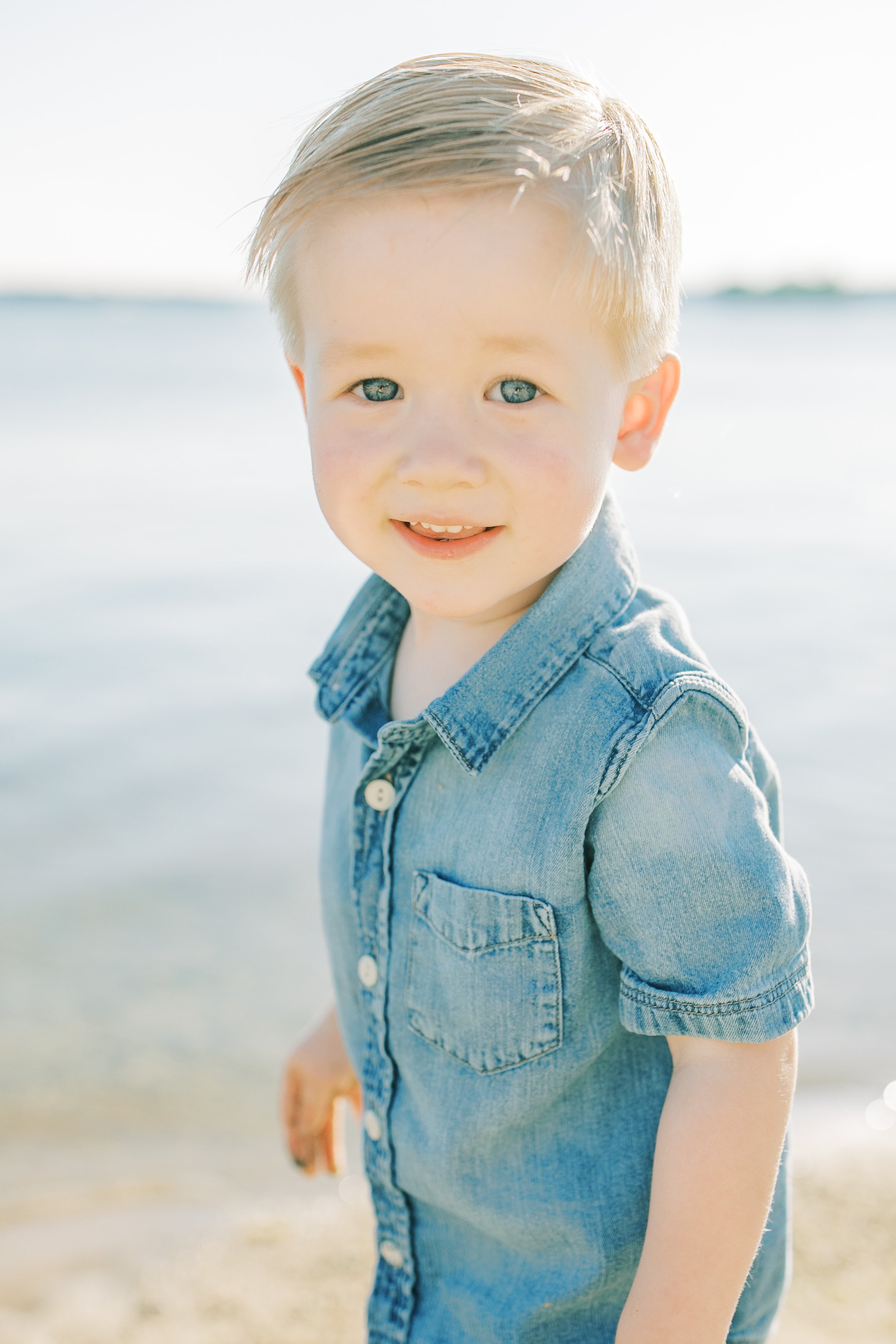 Vanessa Wyler Pewaukee Beach Family Photography