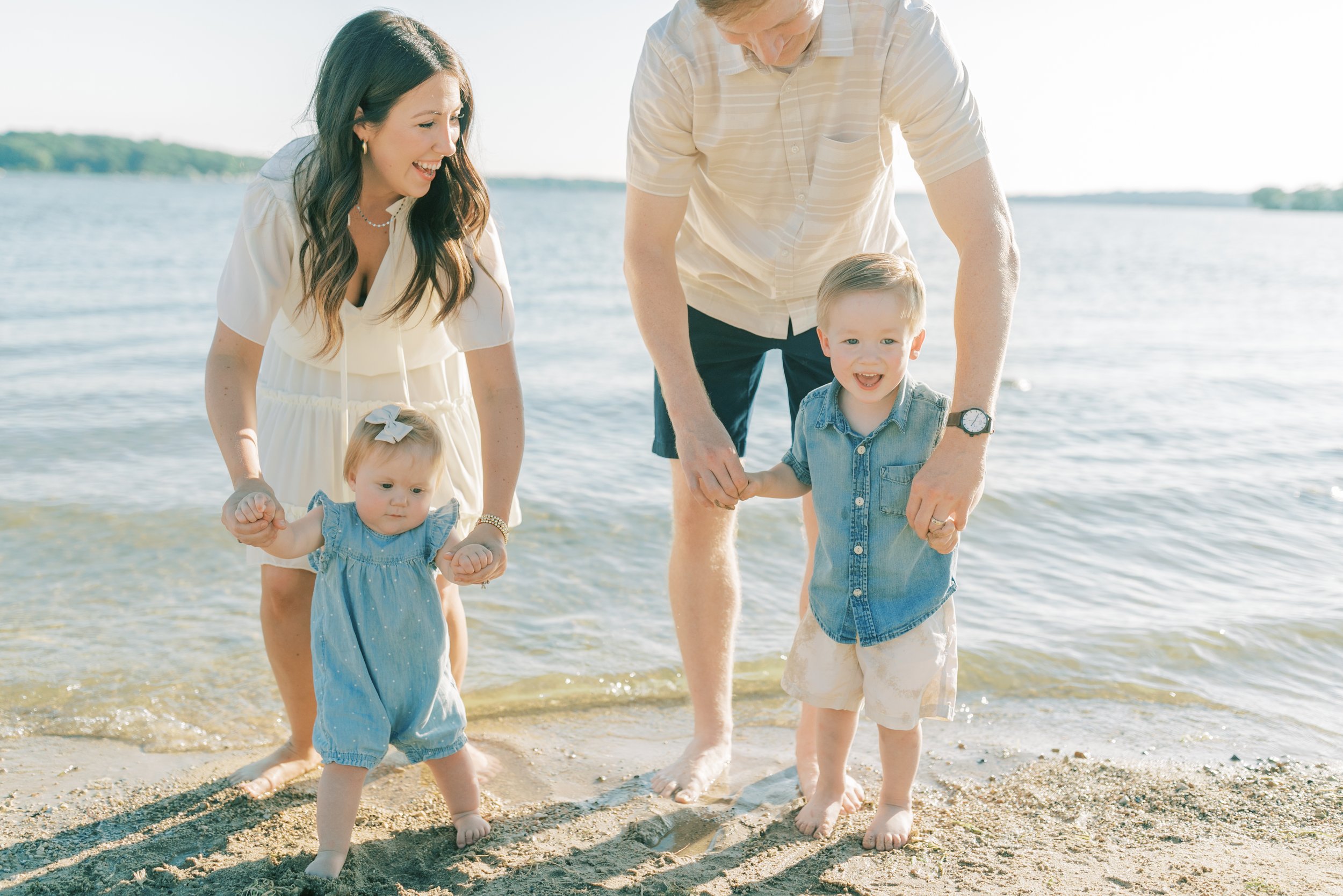 Vanessa Wyler Pewaukee Beach Family Photography