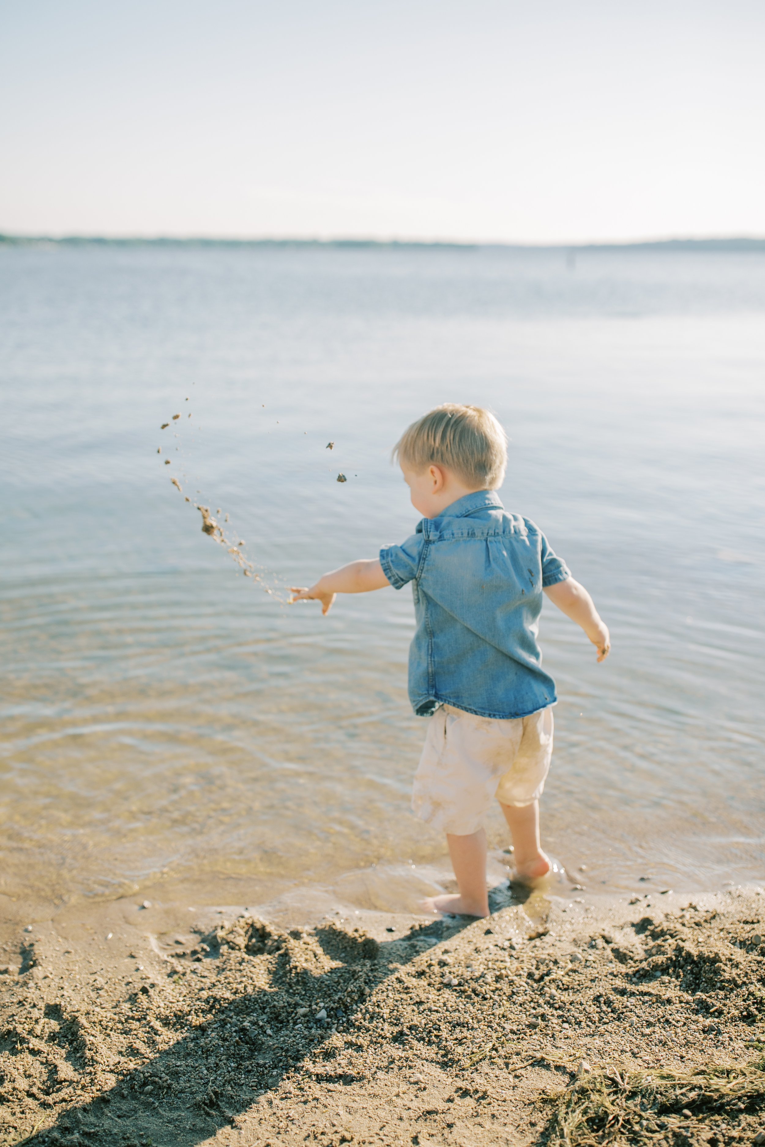 Vanessa Wyler Pewaukee Beach Family Photography