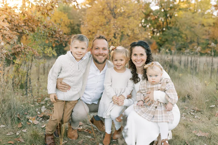 What To Wear For Fall Family Photos  Vanessa Wyler - Milwaukee Newborn  Photography