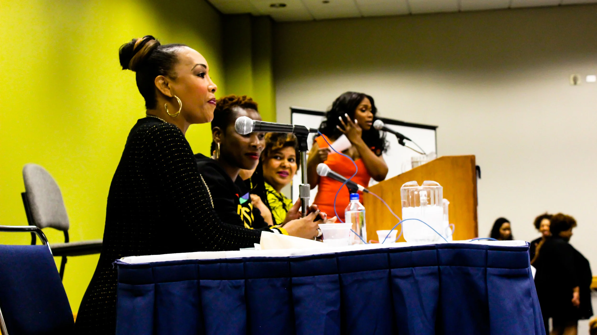 A Candid Conversation with Vivica A. Fox, MC by WGCI’s Frankie Robinson.