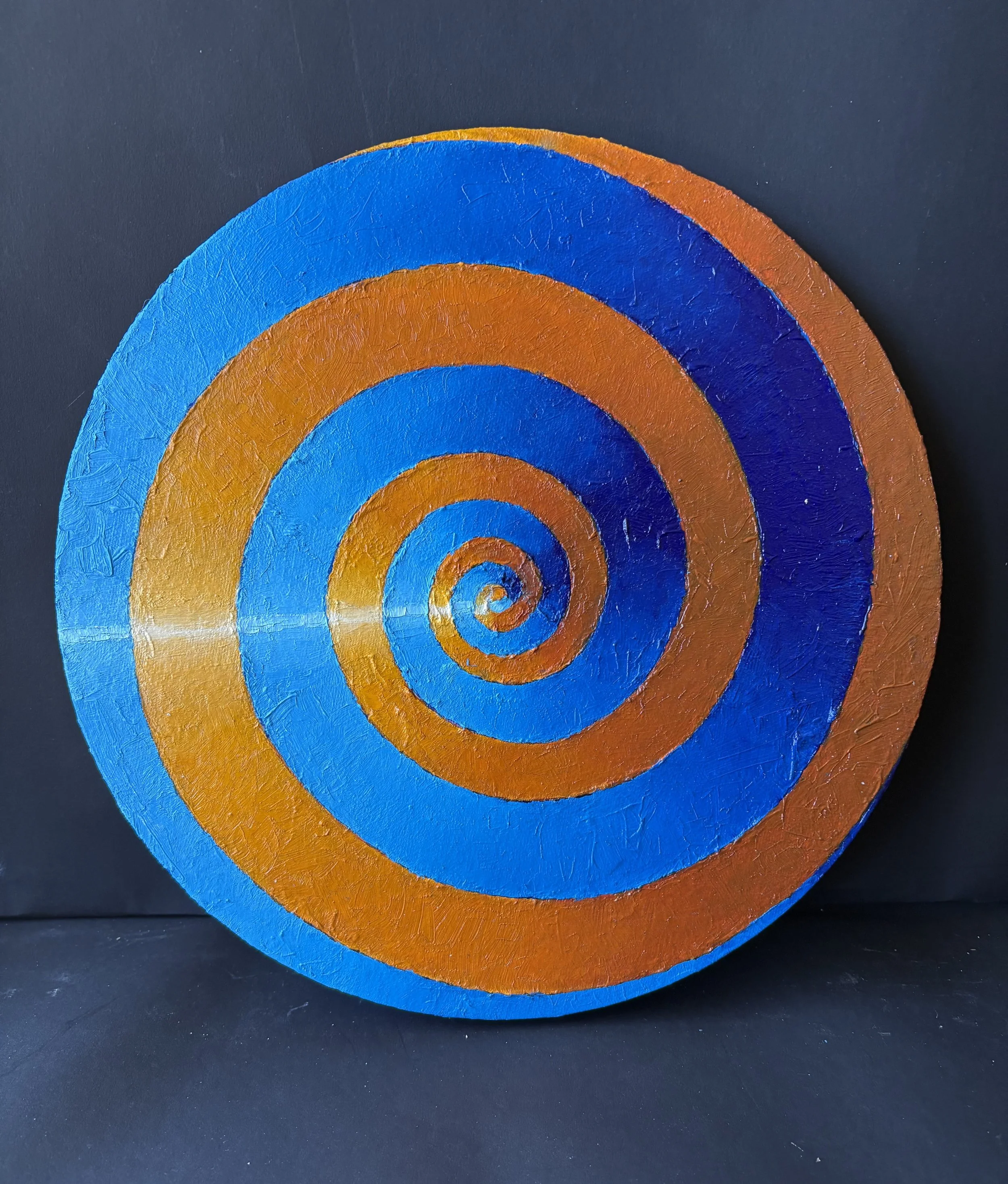  Whirler, blue and gold, 2026, oil on canvas, 31 cm in diameter   price:&nbsp; $500.00 
