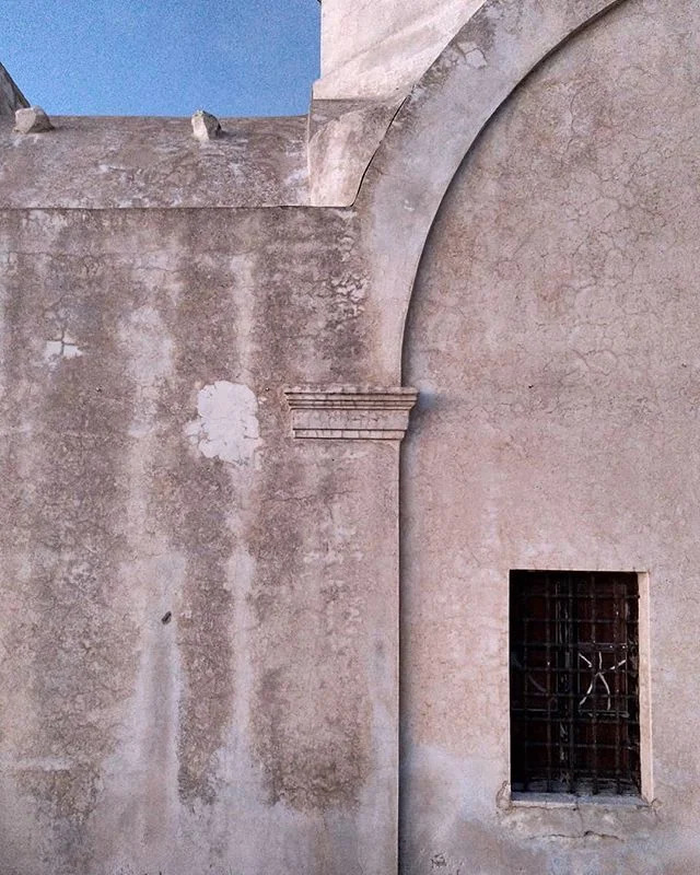 #monumental #discrete #detailing