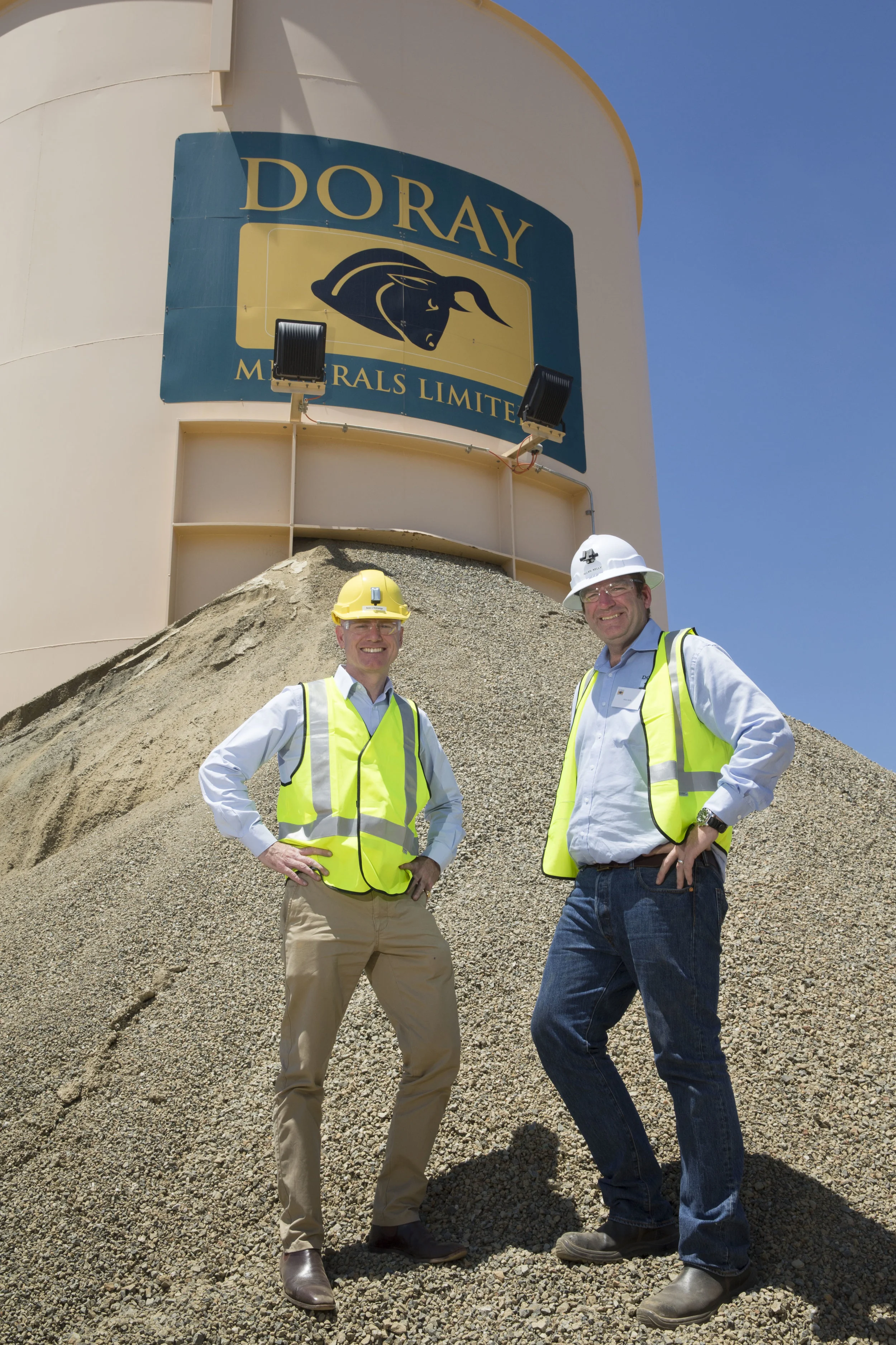  Doray Managing Director, Allan Kelly with Minister for Mines & Petroleum, the Hon Sean L’Estrange MLA. 