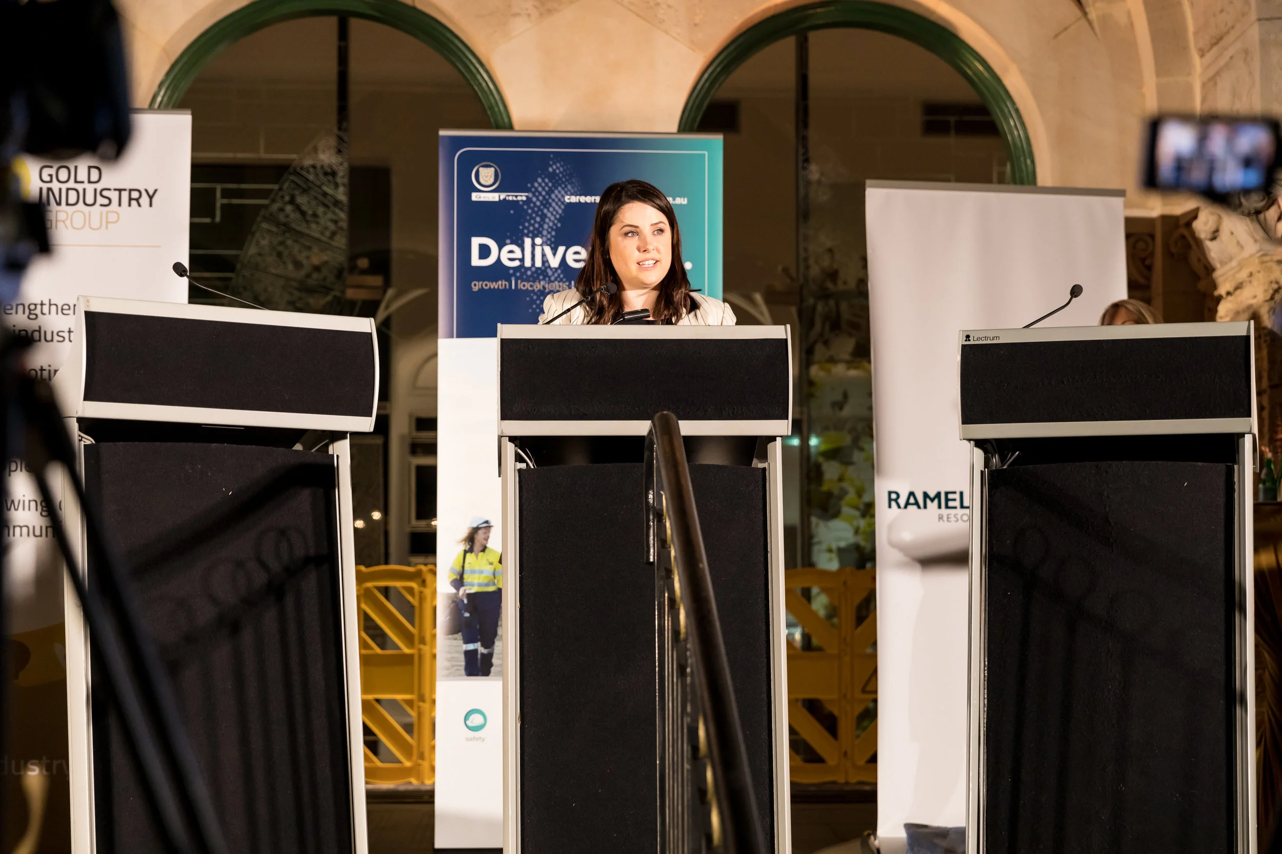 Great Debate Perth Mint High Res 1403.jpg