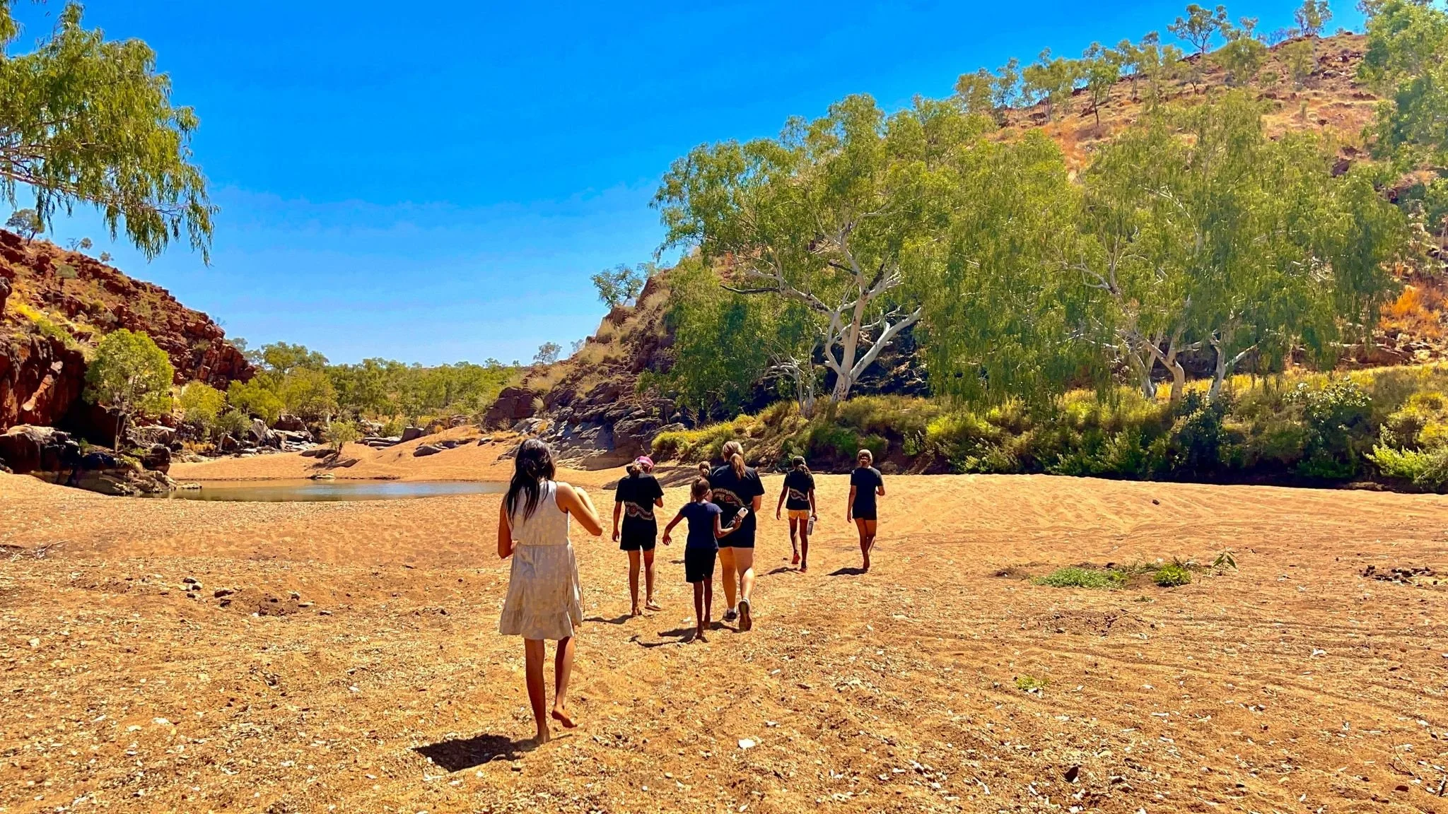 Shooting Stars leaders give back to the community 