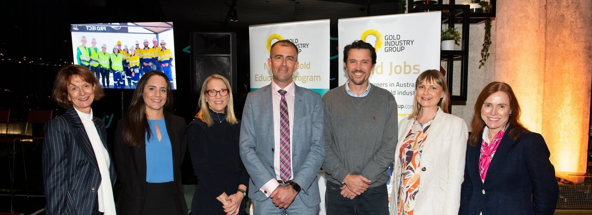 Gold industry celebrates community at annual sundowner