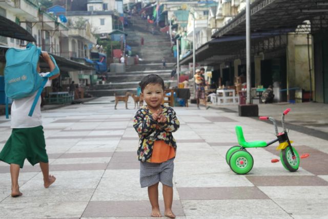 A-little-boy-who-loved-showing-off-cor-the-camera