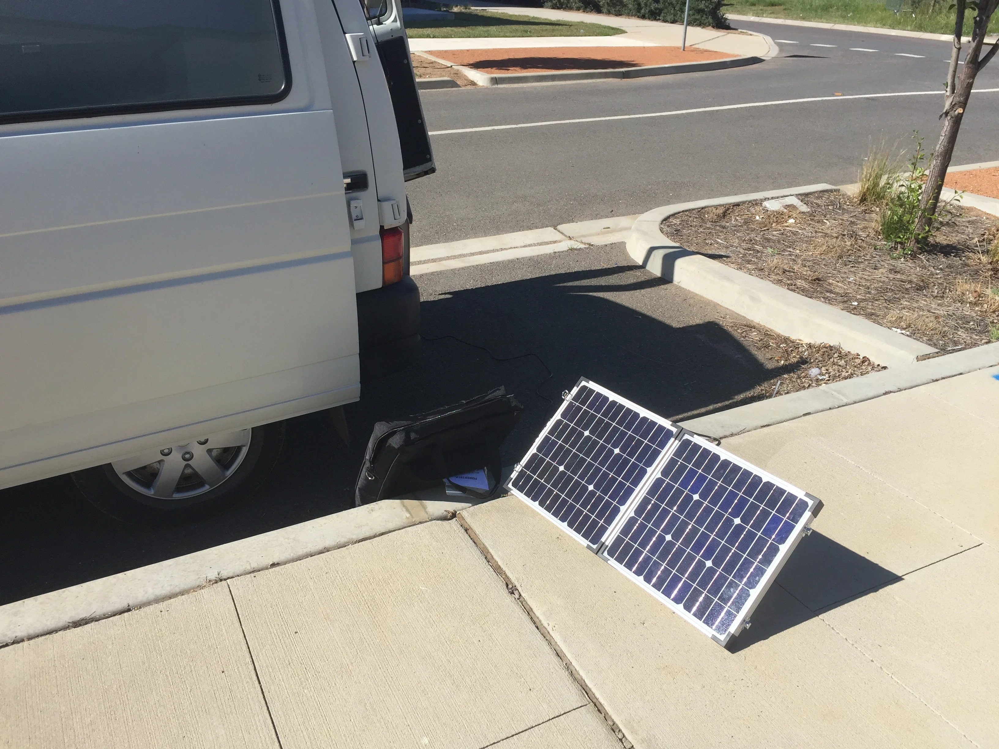 External panels (40w) allow the van to be parked in the shade