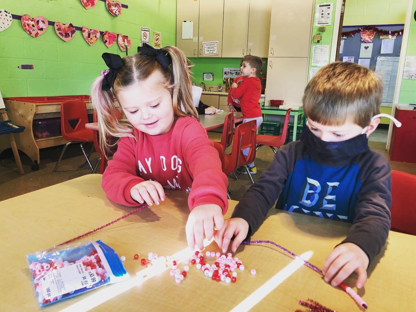 Happy Valentine&rsquo;s Day from the 4&rsquo;s class (and the Loveland Valentine&rsquo;s Lady)!

#valentines #loveland #preschool