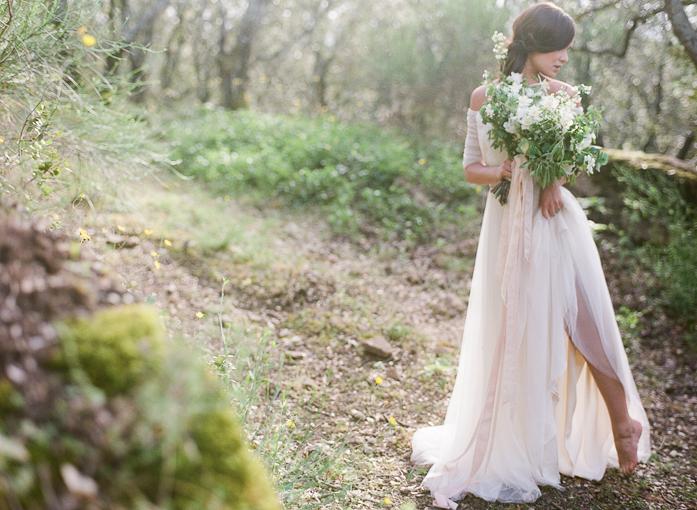 Barefoot Bride in Provence | French Wedding Photographer ©Celine Chhuon