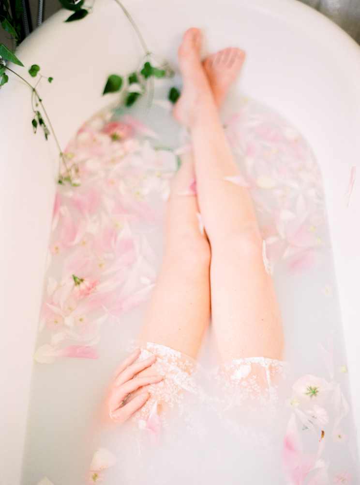 delicate-romantic-boudoir-session-celine-chhuon-violette-tannenbaum (3).jpg
