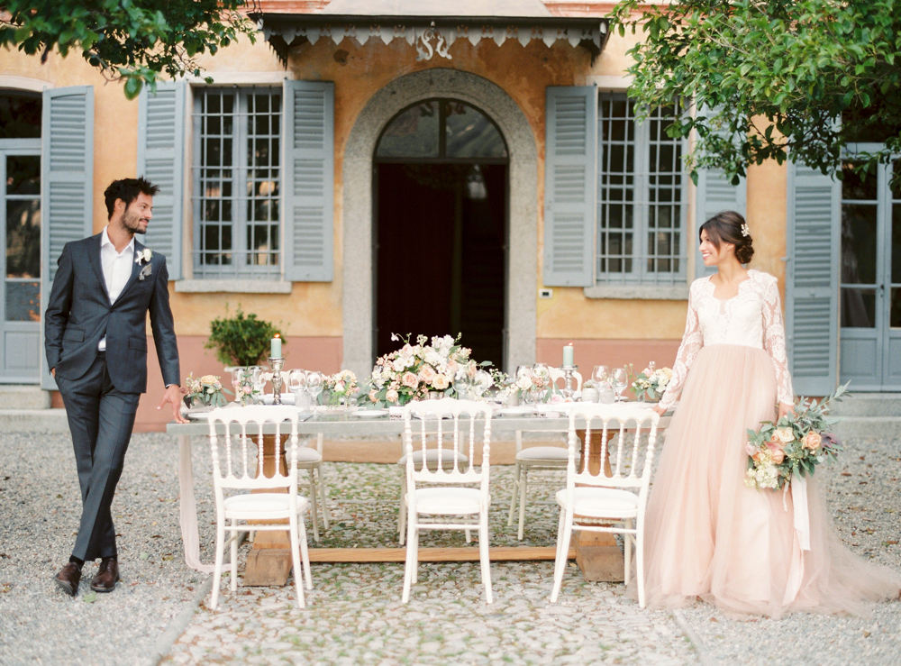 Cute couple portraits in Lake Como