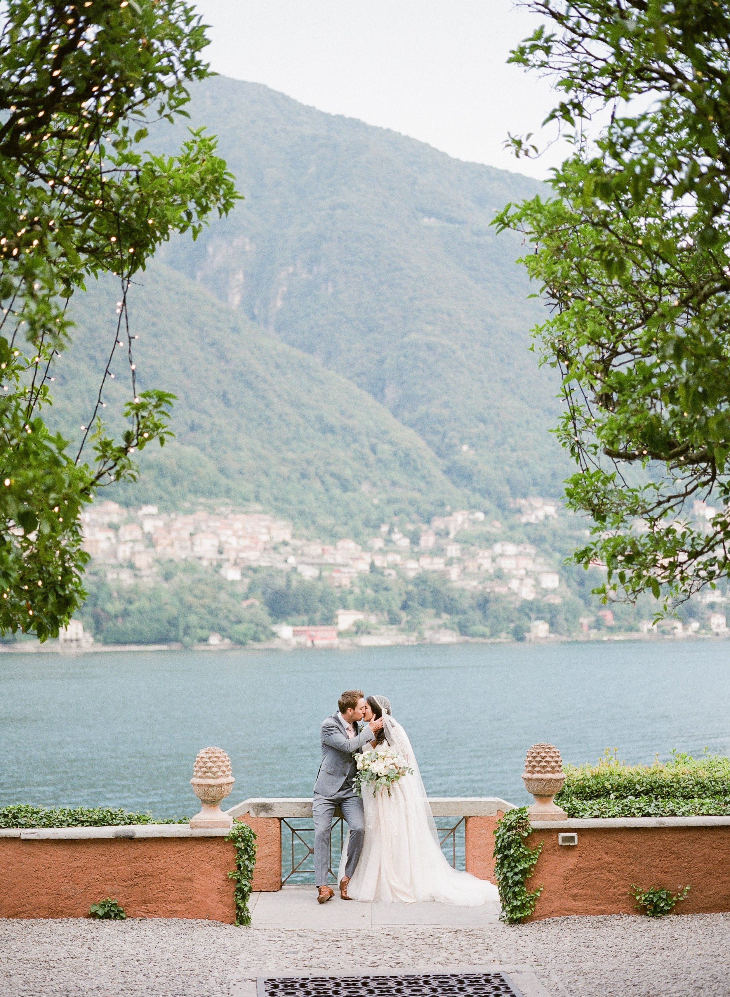 Romantic wedding in Lake Como