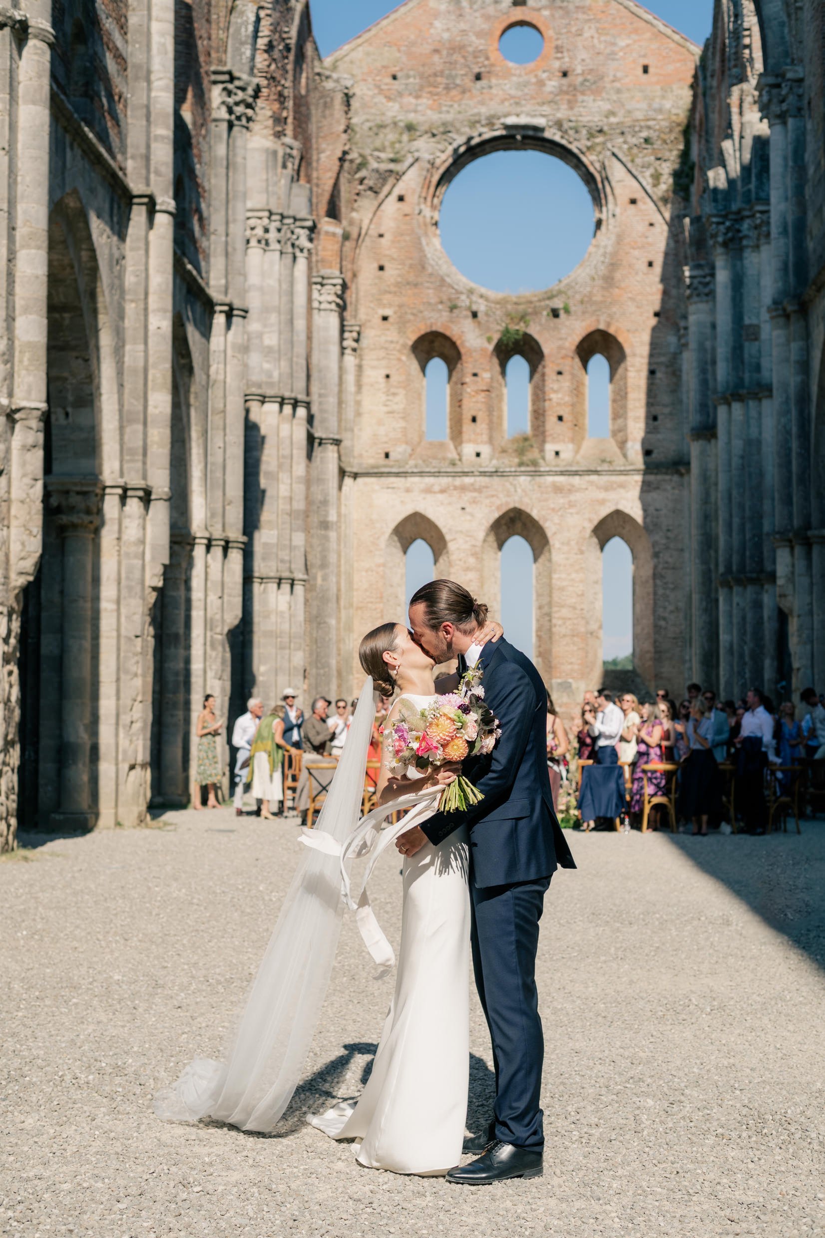 Wedding in Tuscany in Galgano Abbey