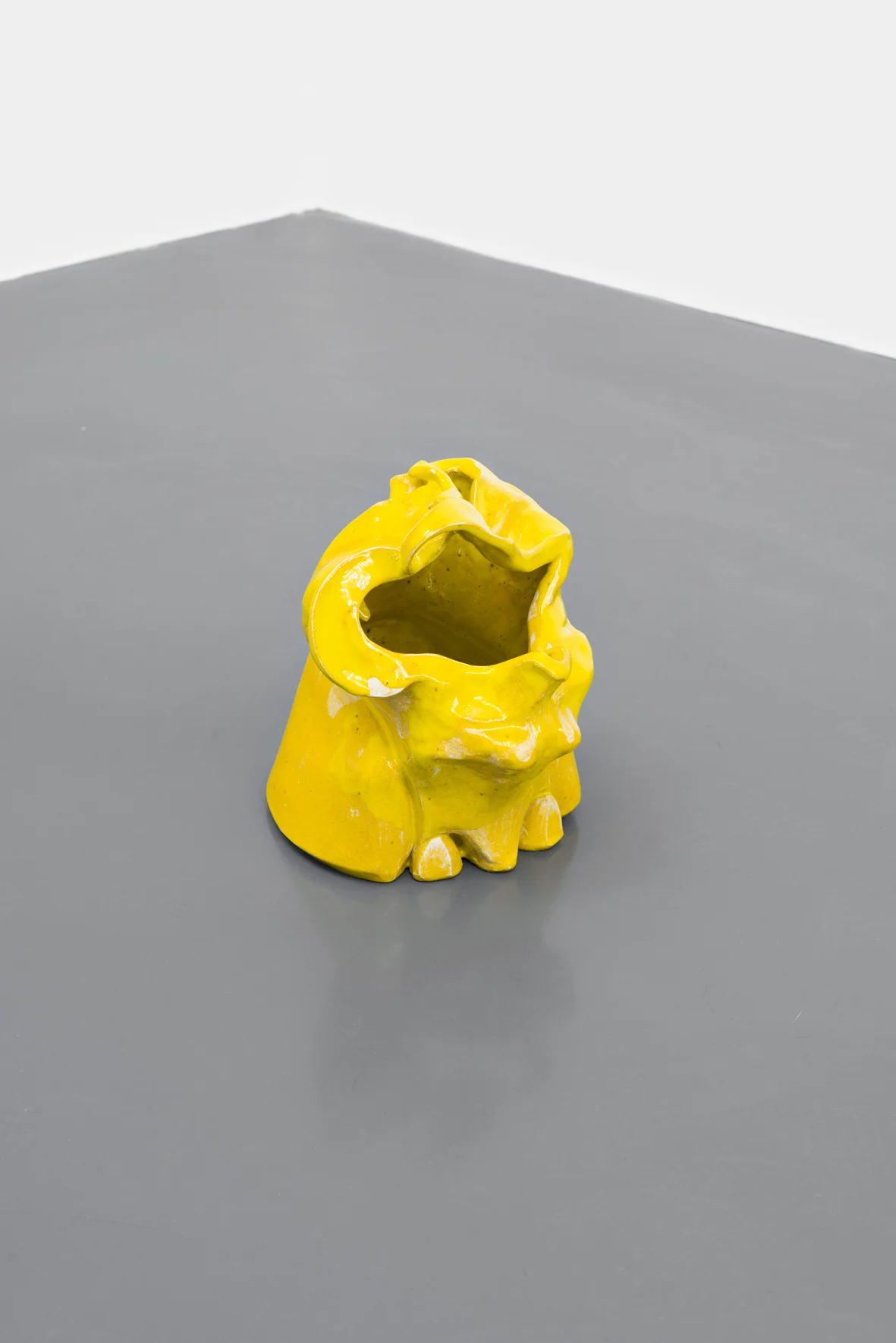 Lena Henke, Female monster, 2016 Glazed ceramic, 24 x 21 x 23 cm, Courtesy: Galerie Emanuel Layr