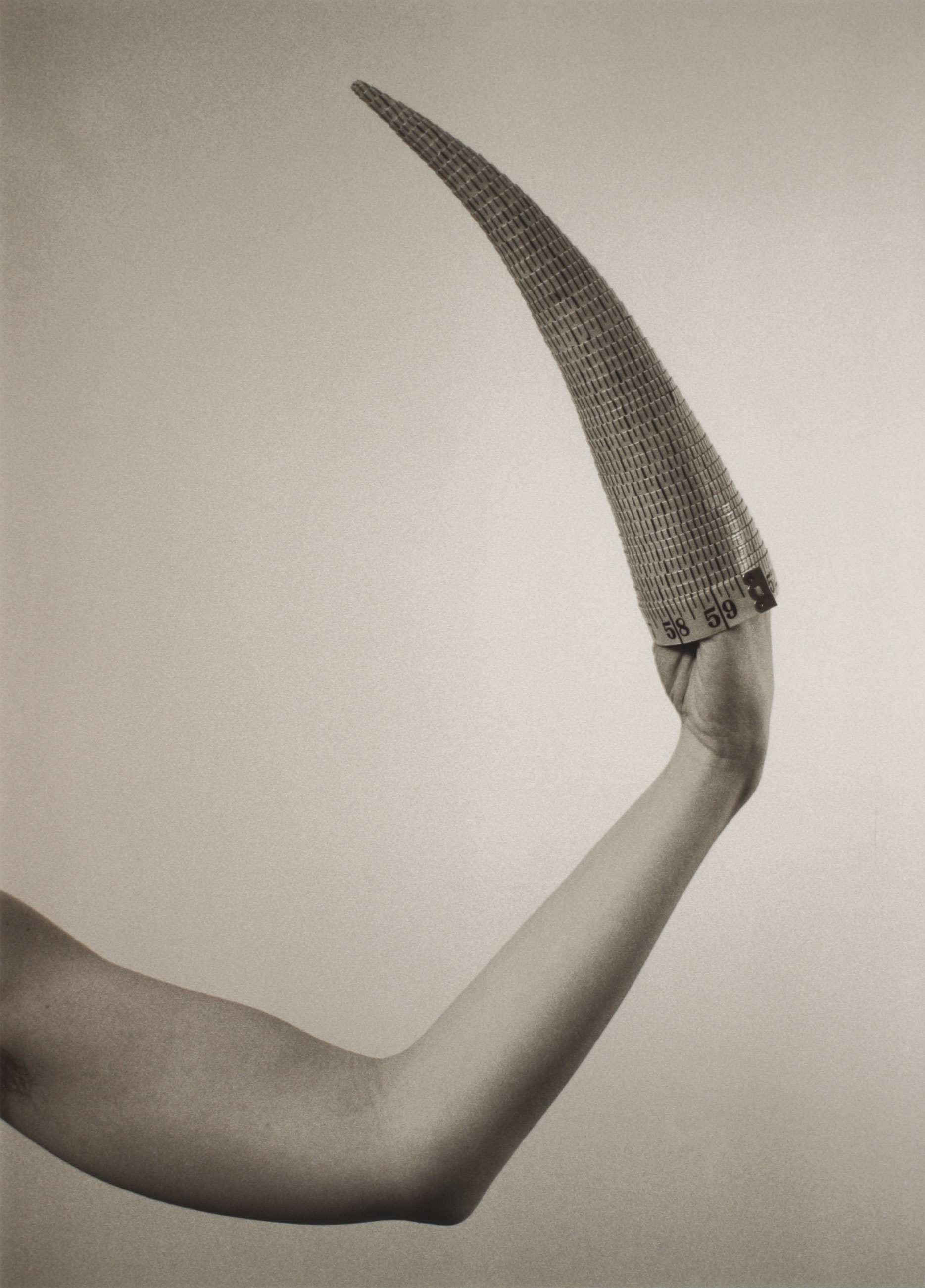 Jana Sterbak, Cone on hand, 1979-96, Gelatine Silver Print on paper, 50 × 35,5 cm, 3/15, Courtesy: Galerie Steinek and the Artist