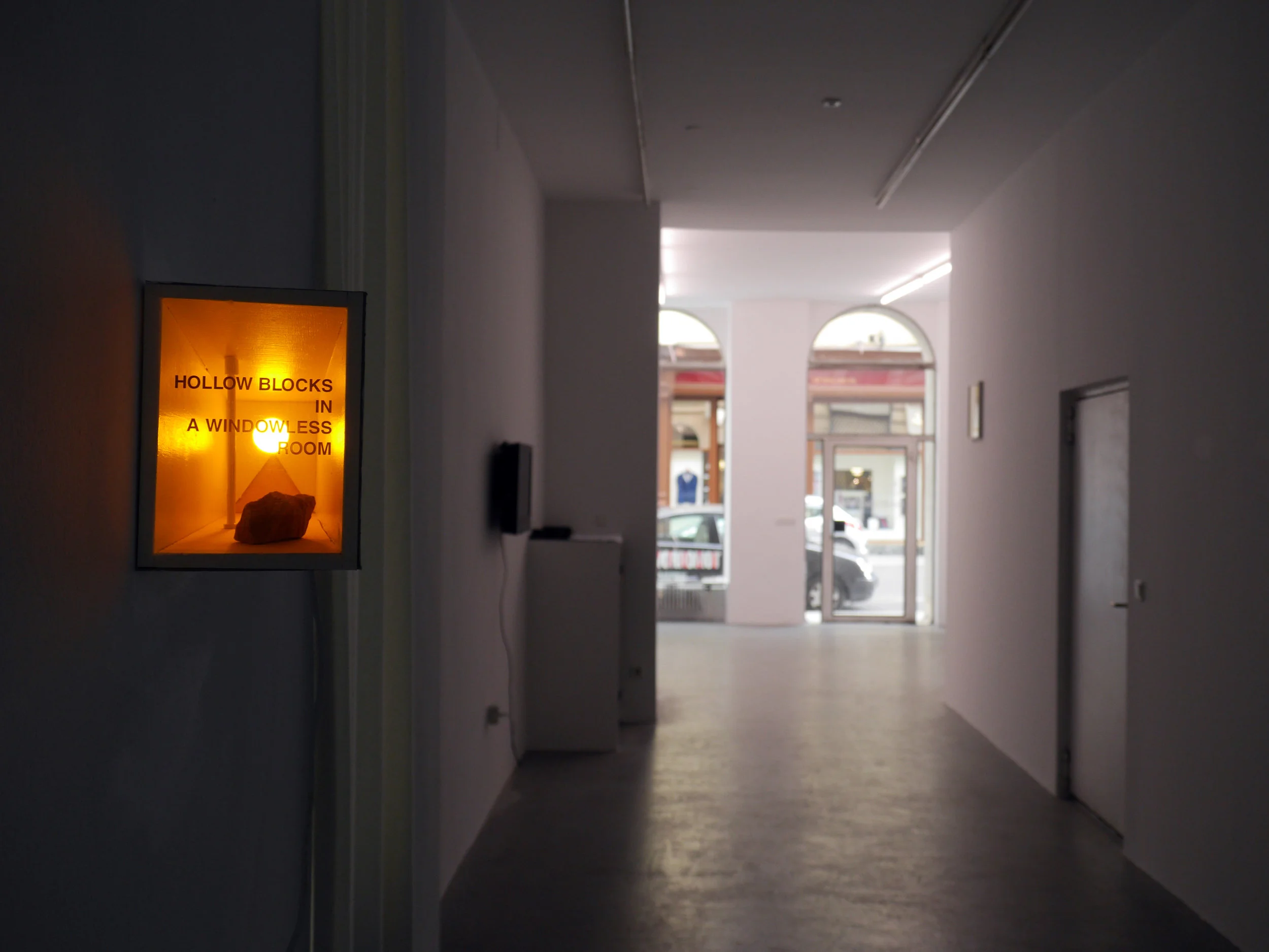 Exhibition View, Łukasz Jastrubczak – hollow blocks in windowless room, curated by_Sebastian Cichocki, 2015, Knoll Galerie, Courtesy: Knoll Galerie