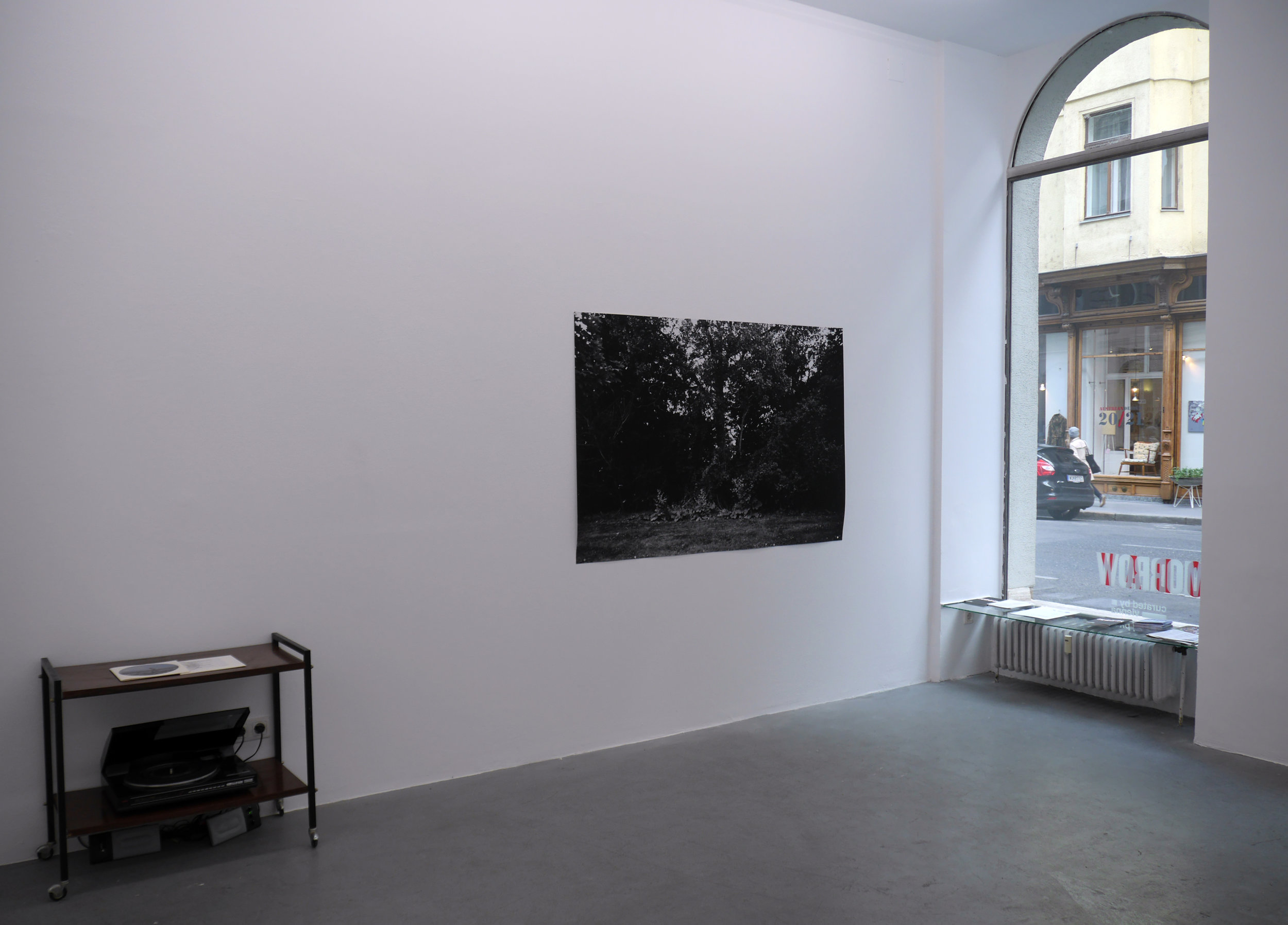 Exhibition View, Łukasz Jastrubczak – hollow blocks in windowless room, curated by_Sebastian Cichocki, 2015, Knoll Galerie, Courtesy: Knoll Galerie