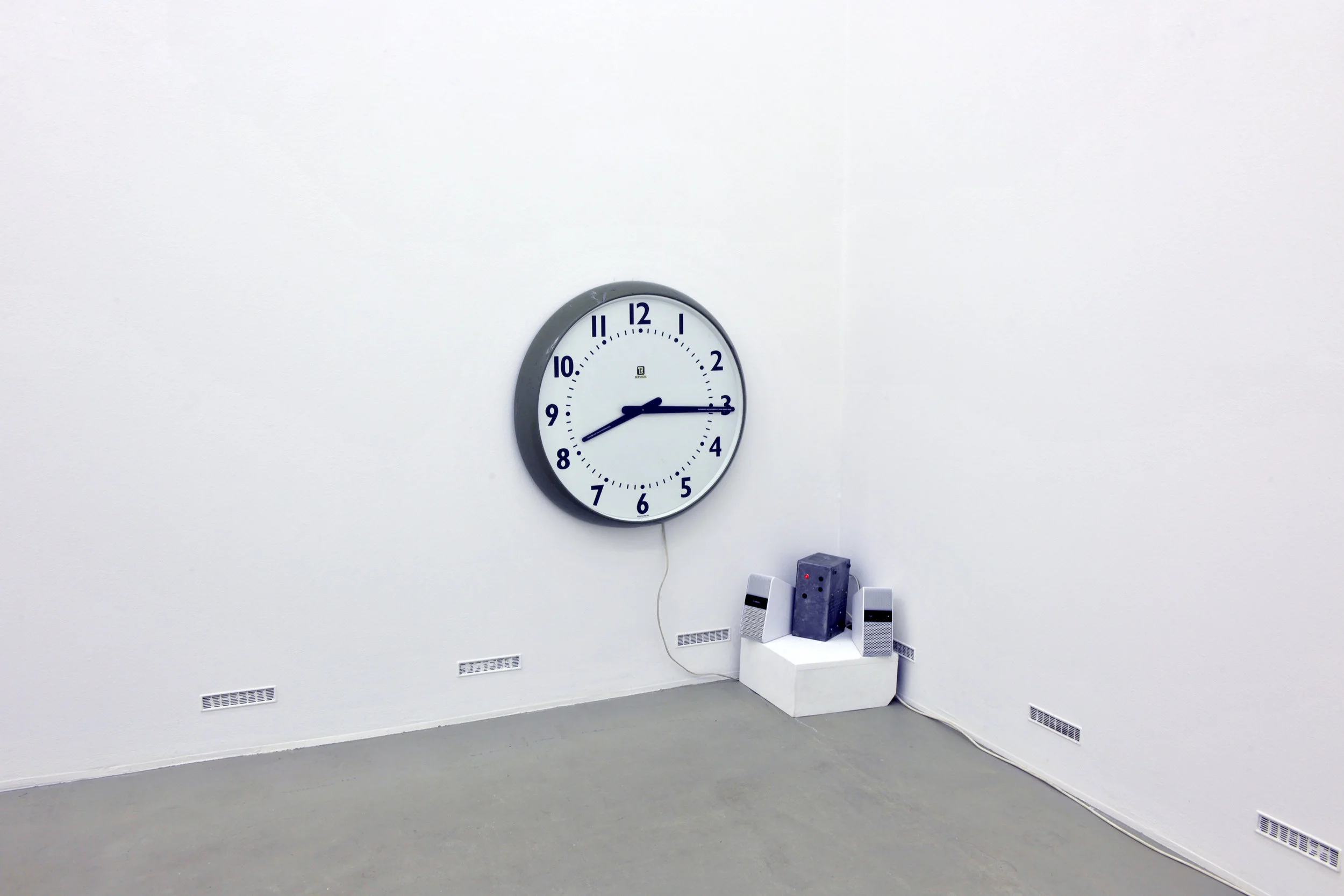 Exhibition View, Galerie Hubert Winter, curated by_ Alfredo Cramerotti, 2015, Photo: Galerie Hubert Winter
