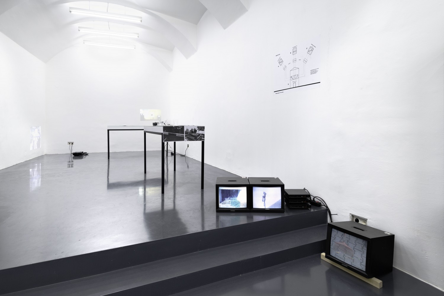 Annexes: books, editions & vitrines and a new presentation of "Berlin Local", curated by Catherine Chevalier & Benjamin Hirte, Installation View, Galerie Emanuel Layr, 2015, Courtesy: Galerie Emanuel Layr