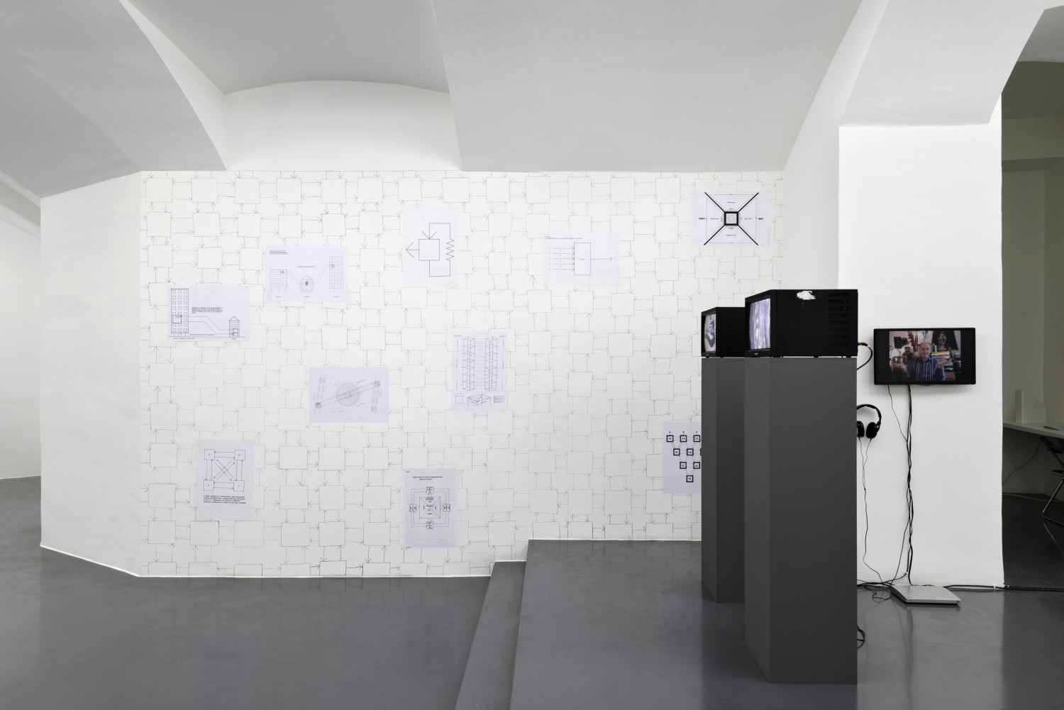 Stephen Willats, Wall drawing with diagram Posters, Discussion with Catherine Chevalier about Berlin Local at MD72, Video, 21:00