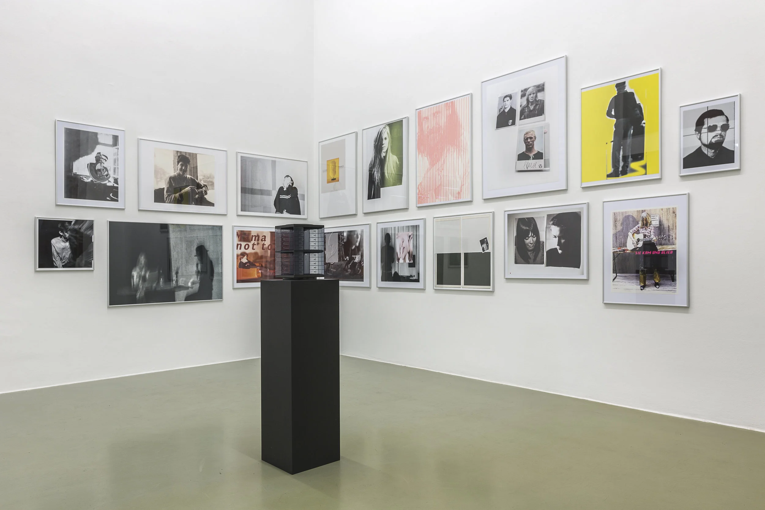 Exhibition View, Jugendzimmer, Galerie Crone, 2016, Courtesy: Galerie Crone
