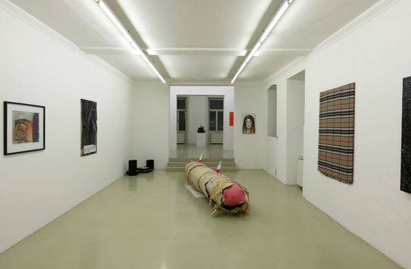 Exhibition View, Krinzinger Projekte, Cover-Up, curated by_Antony Hudek, 2013, Photo: Krinzinger Projekte