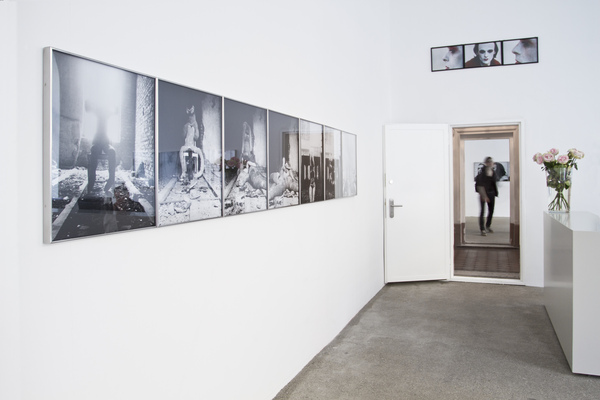 Exhibition View, Galerie Elisabeth & Klaus Thoman, curated by_Michael Scott Hall, 2012, Photo: Lena Kienzer