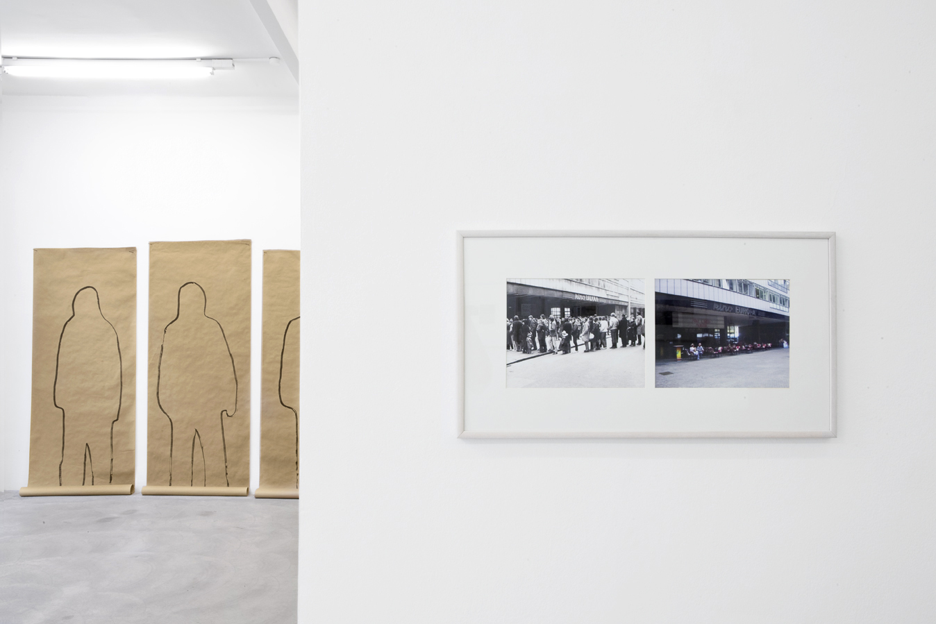 Exhibition View, Galerie Martin Janda, Fade Up / Flash Back, curated by_Silvia Eiblmayr, 2011, Photo: Aleksandra Krawa