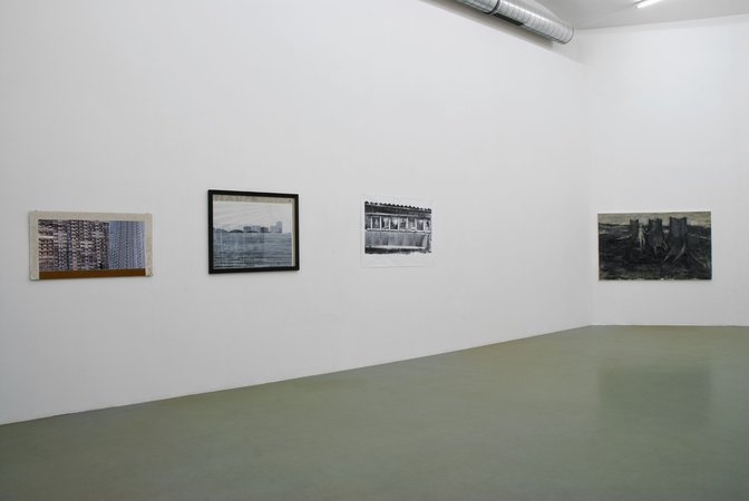 Exhibition View, Galerie Mezzanin, Actual, curated by_Ion Grigorescu, 2011, Photo: Galerie Meezzanin