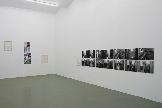 Exhibition View, Galerie Mezzanin, Actual, curated by_Ion Grigorescu, 2011, Photo: Galerie Meezzanin